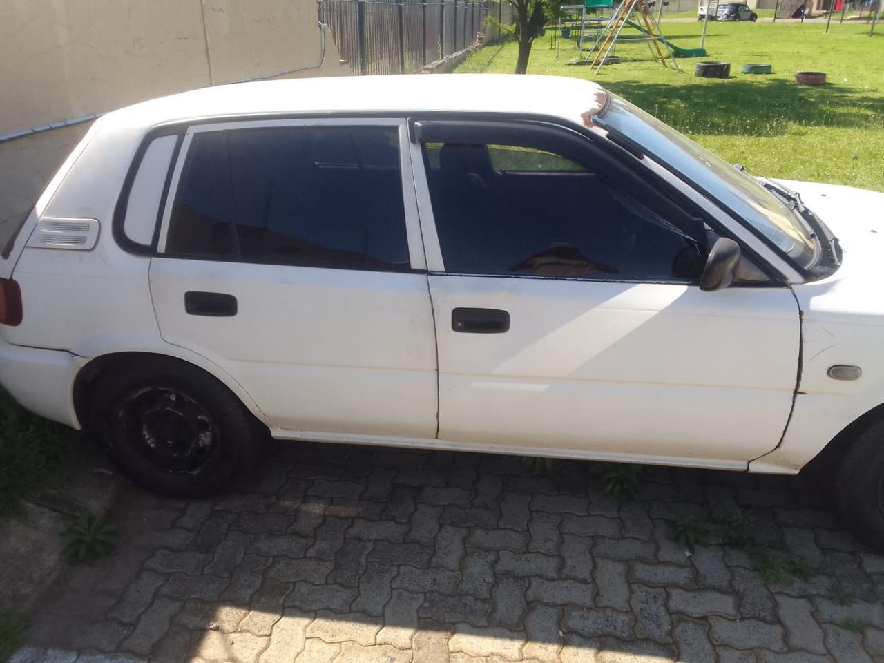 1999 Toyota Tazz - Photo 3