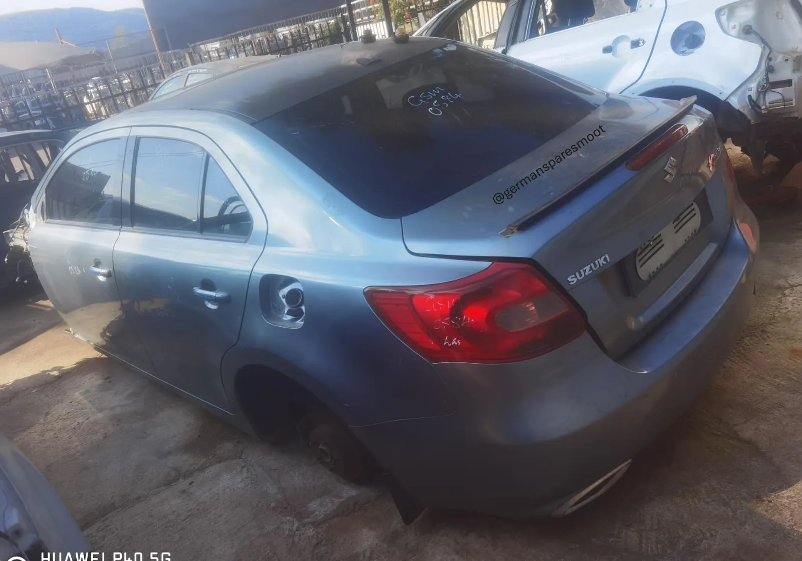 2013 Suzuki Kizashi view 3