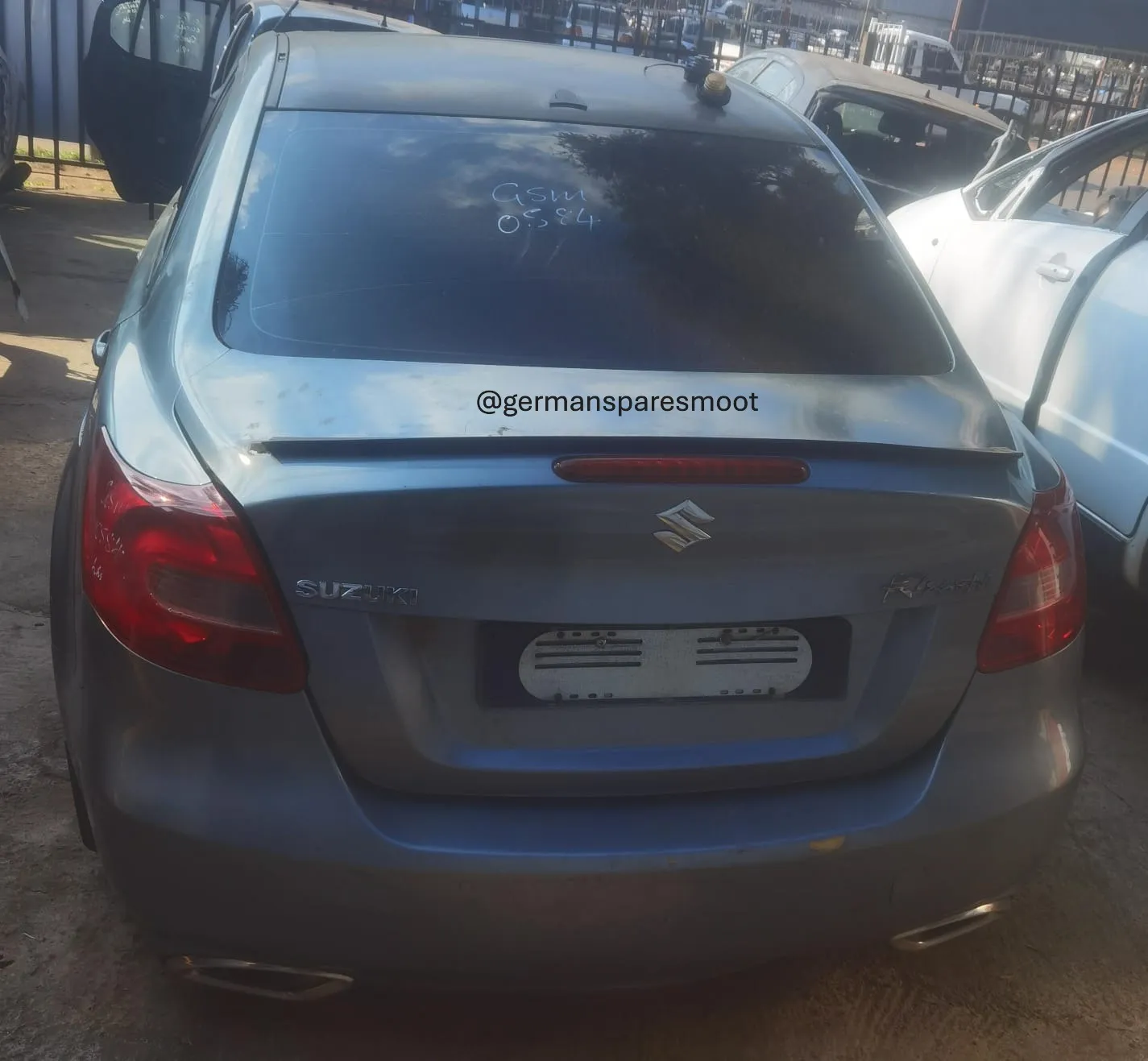 2013 Suzuki Kizashi view 2