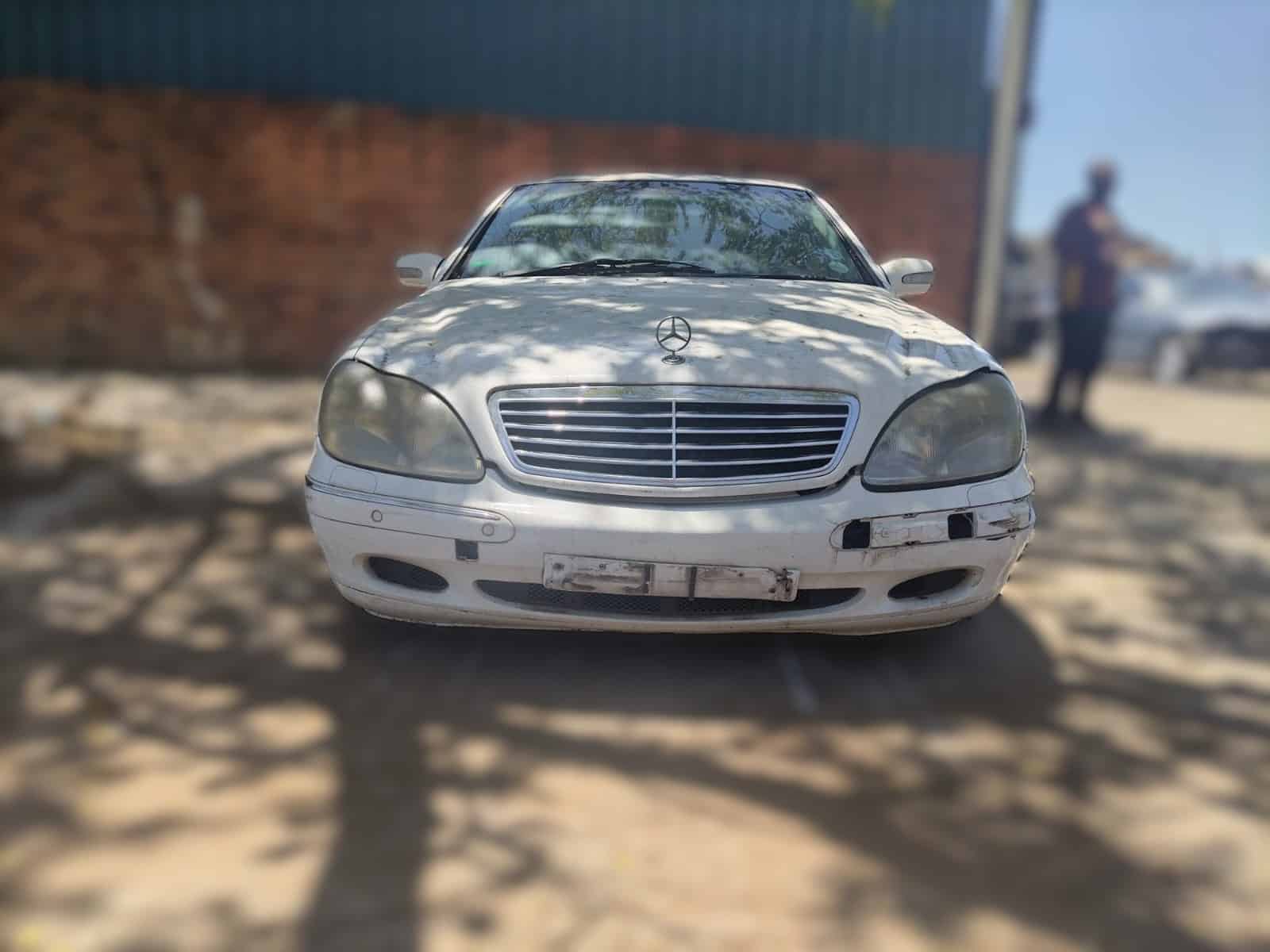 1999 Mercedes-Benz S320 W220