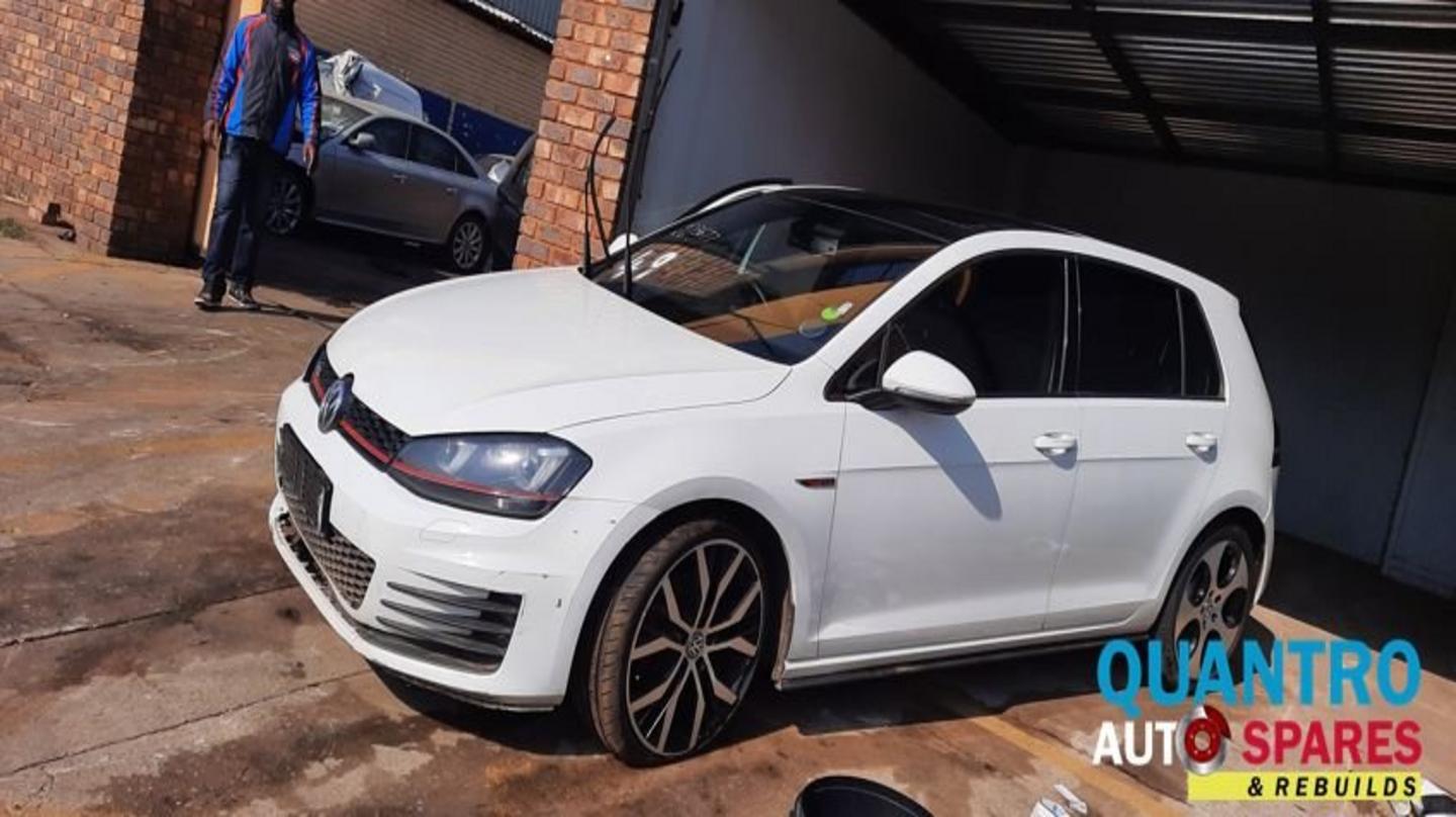 2015 Volkswagen Golf 7 GTI 2.0 CHHB