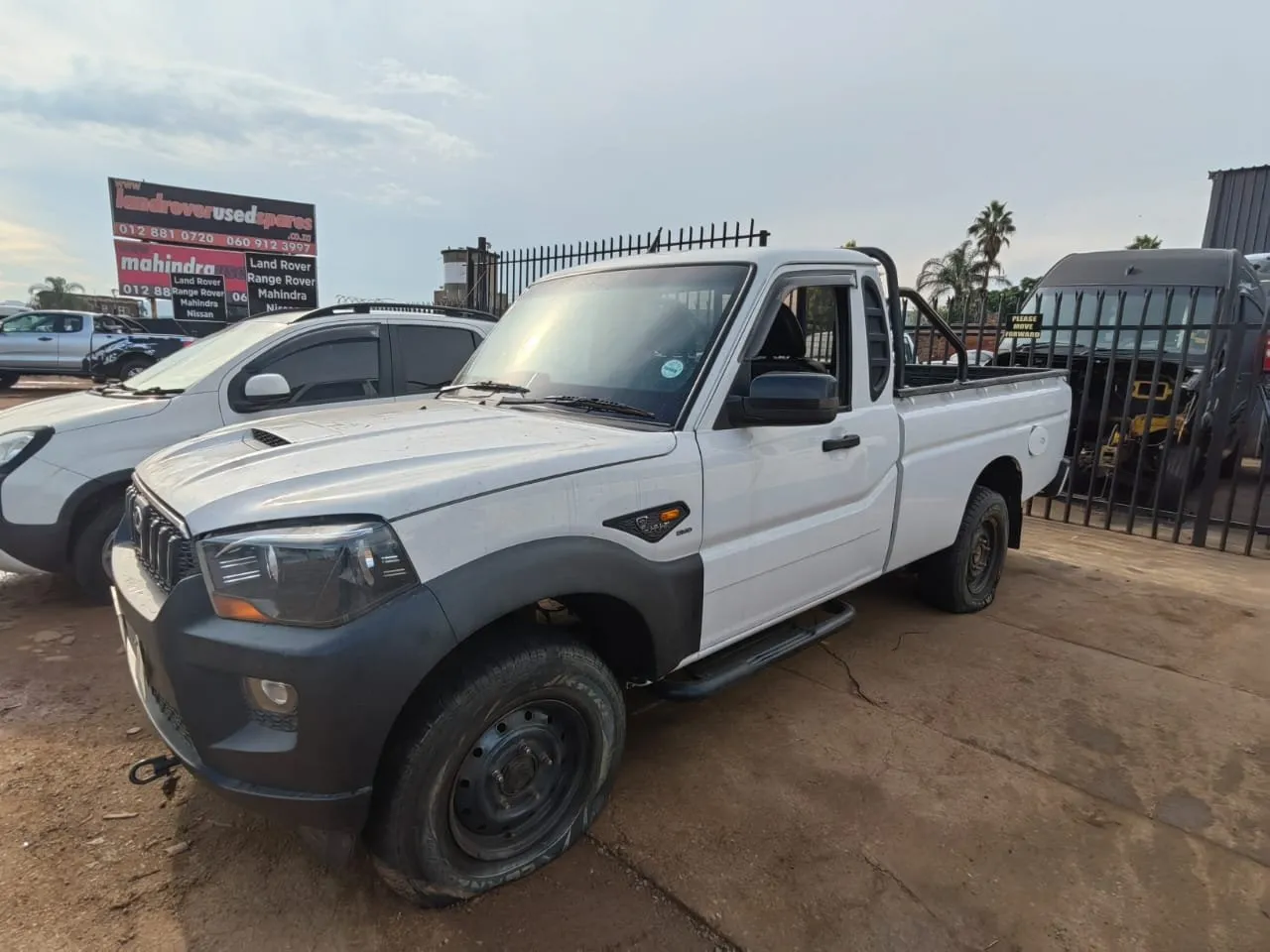 2019 Mahindra Scorpio S4 view 6