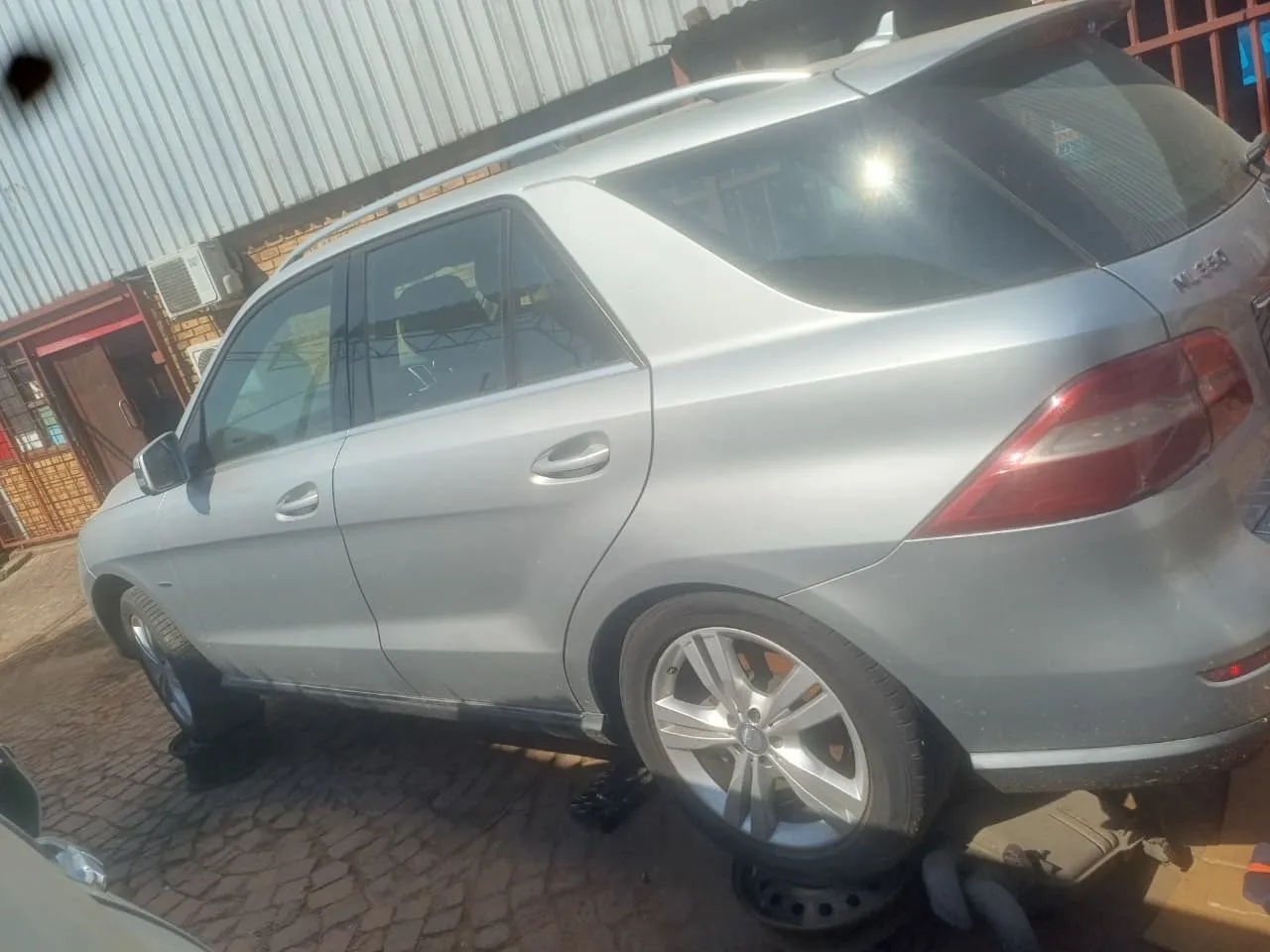 2012 Mercedes-Benz ML thumbnail 3