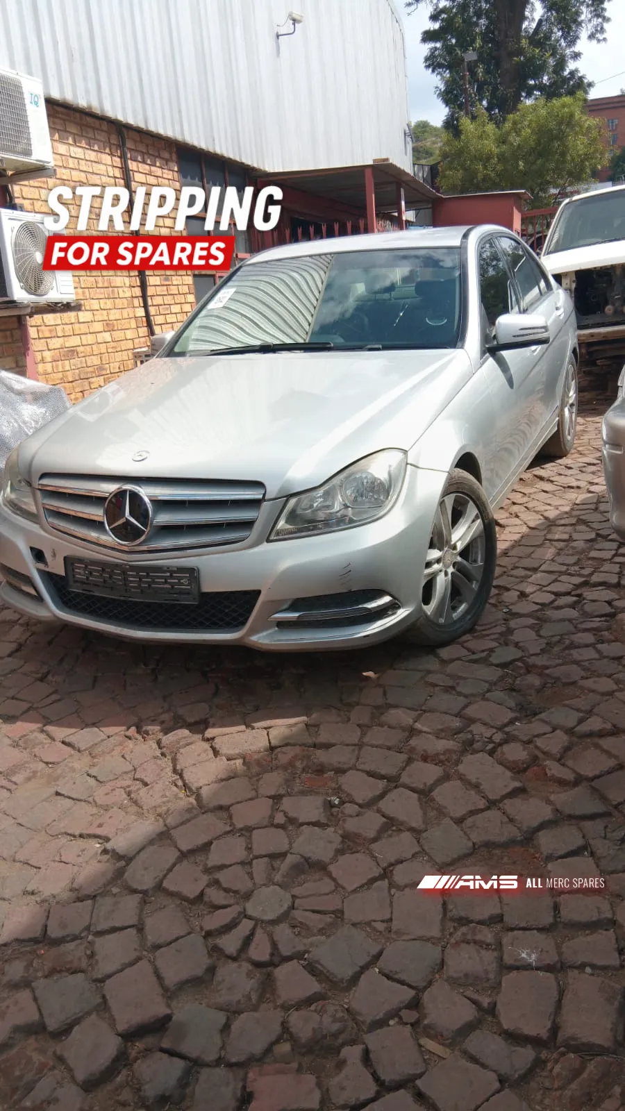 2013 Mercedes-Benz C-Class M2718 view 2