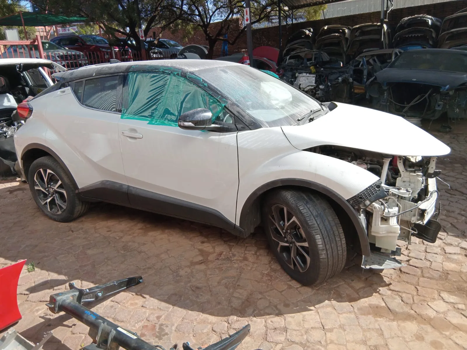 2019 Toyota C-HR view 2