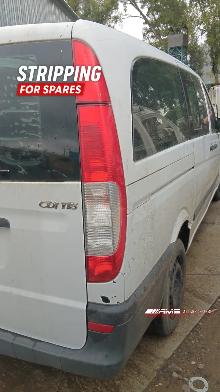 2007 Mercedes-Benz Vito M646 view 4