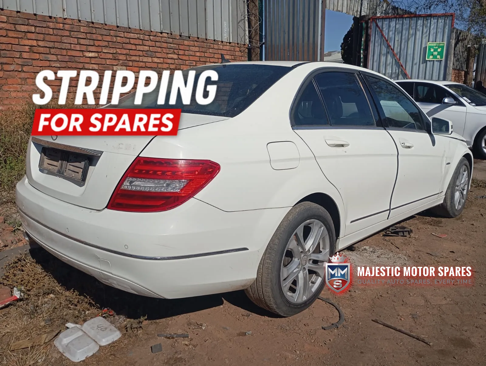 2011 Mercedes-Benz C-Class view 3