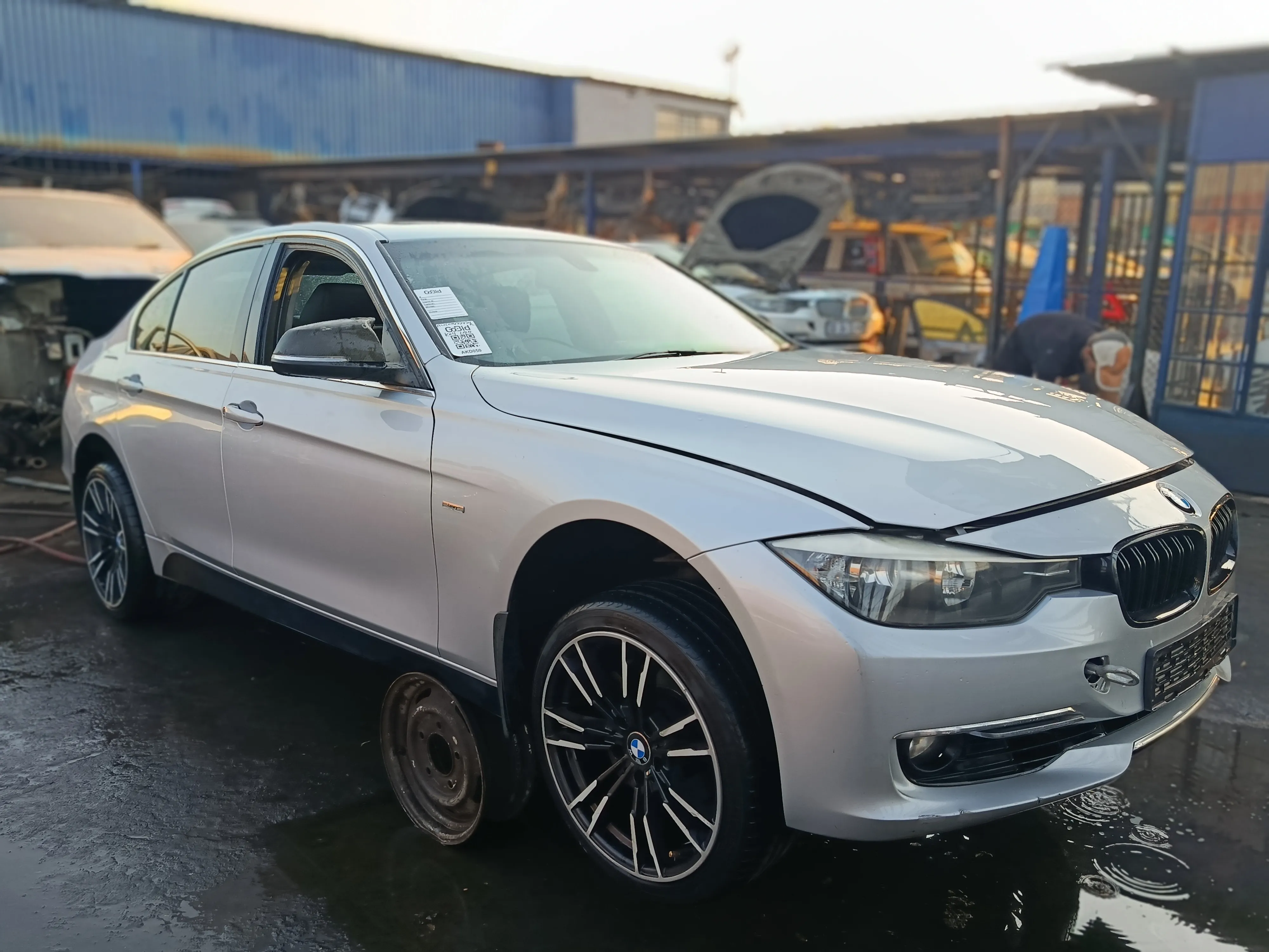 2013 BMW 3 Series N20 view 3