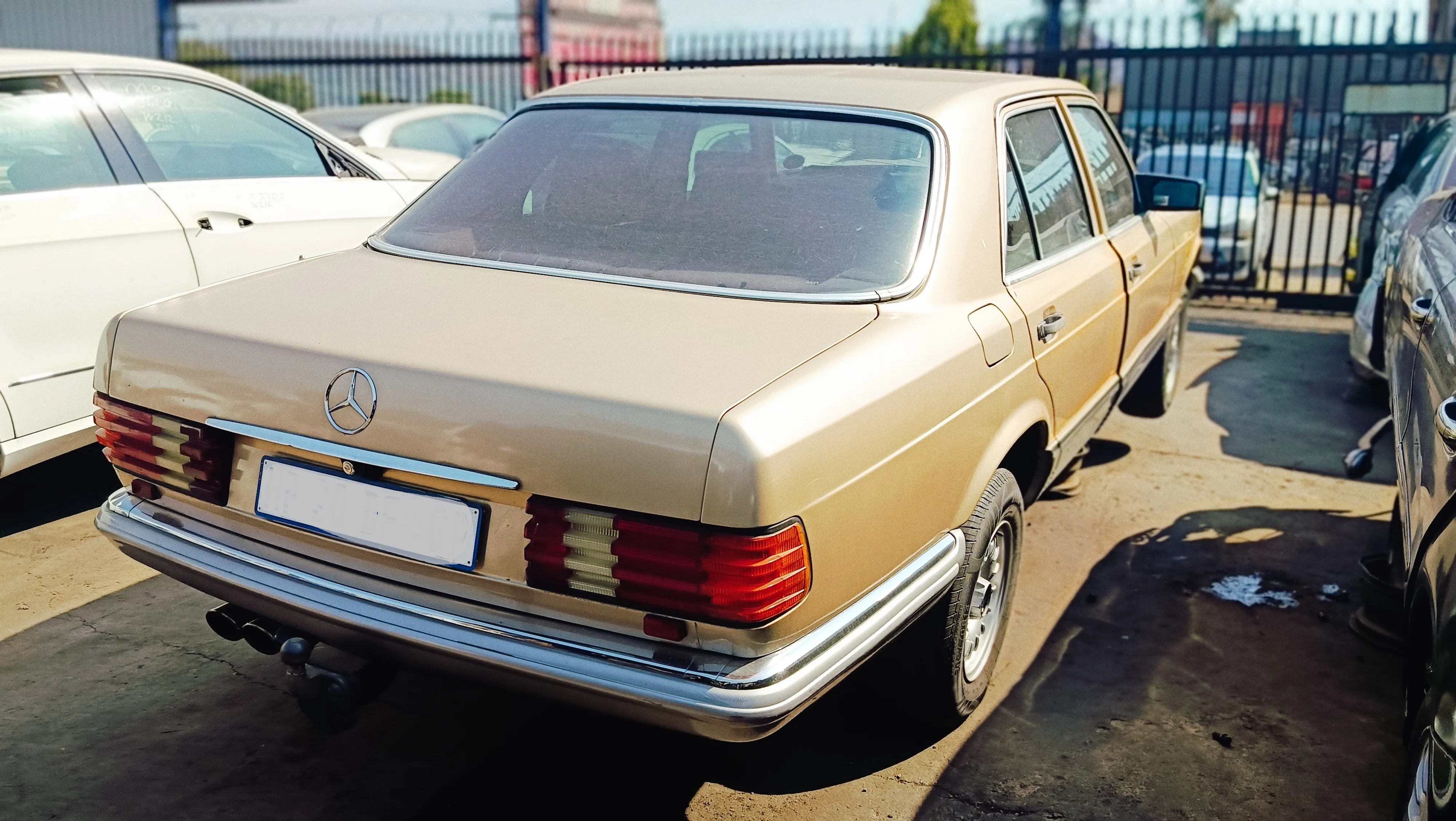 1982 Mercedes-Benz S-Class M116 view 4