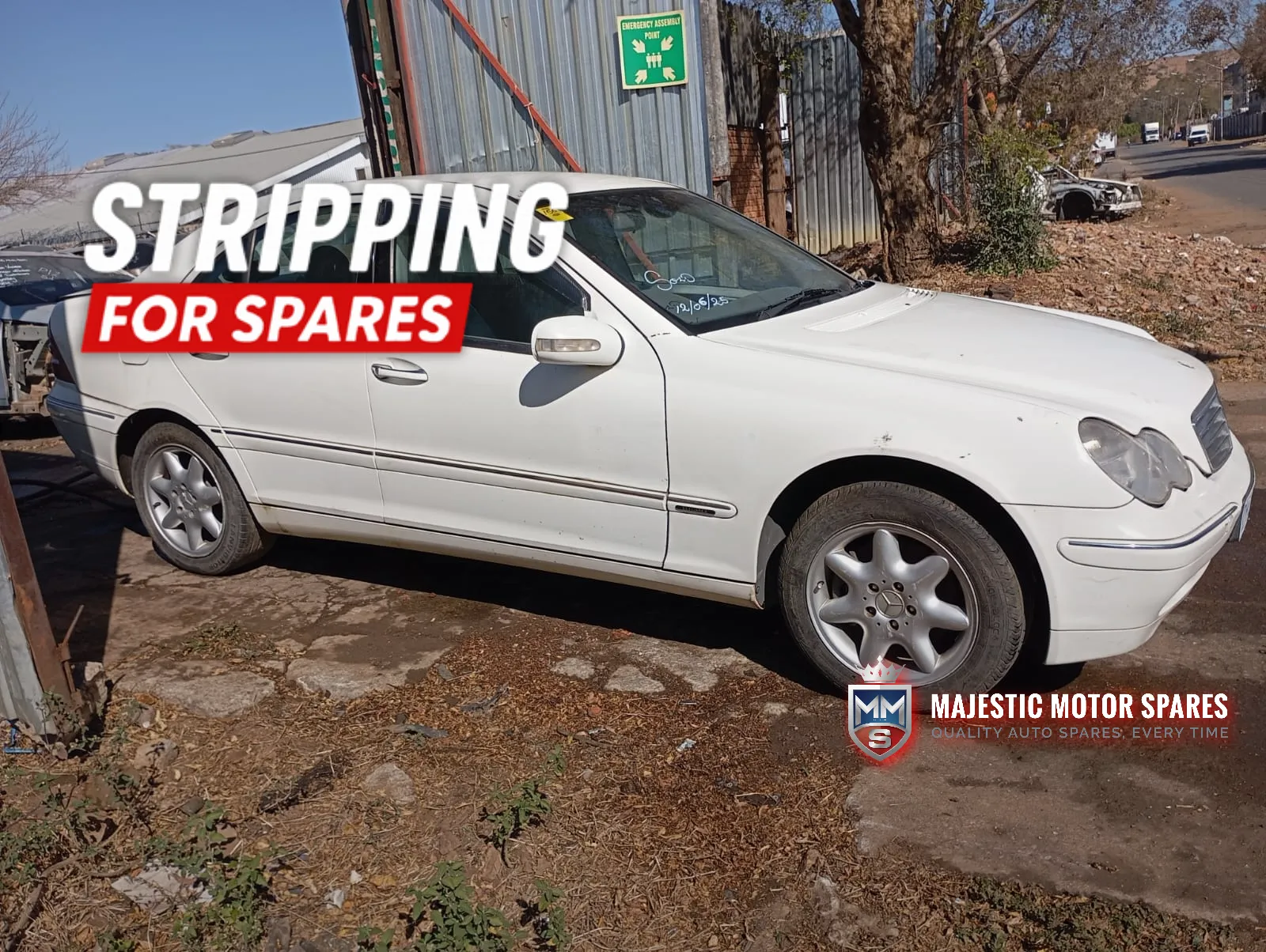 2003 Mercedes-Benz C-Class view 2