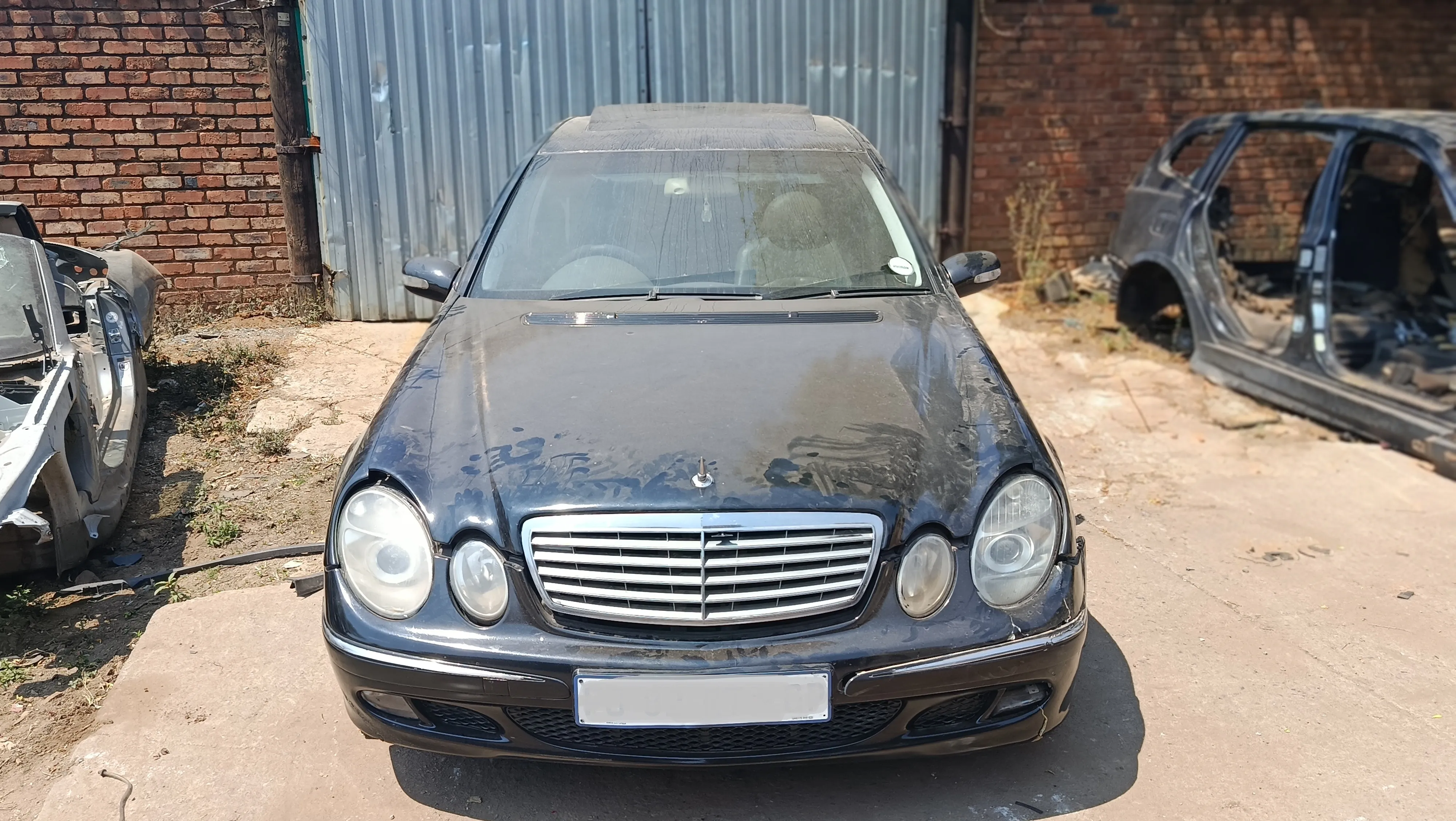 2003 Mercedes-Benz E-Class M112 view 2