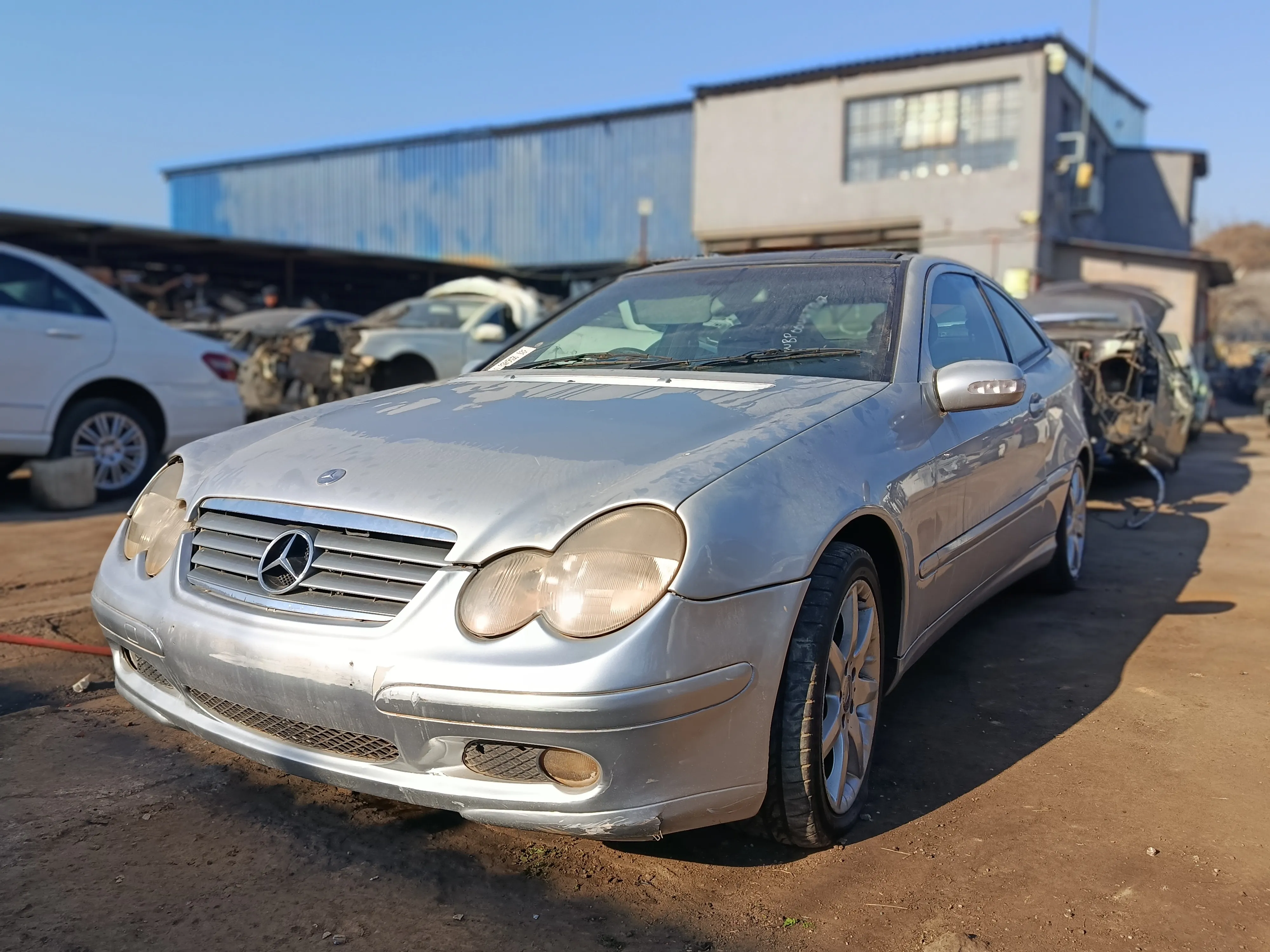 2002 Mercedes-Benz C-Class M111 view 4