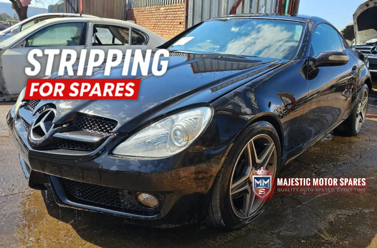 2004 Mercedes-Benz SLK view 2