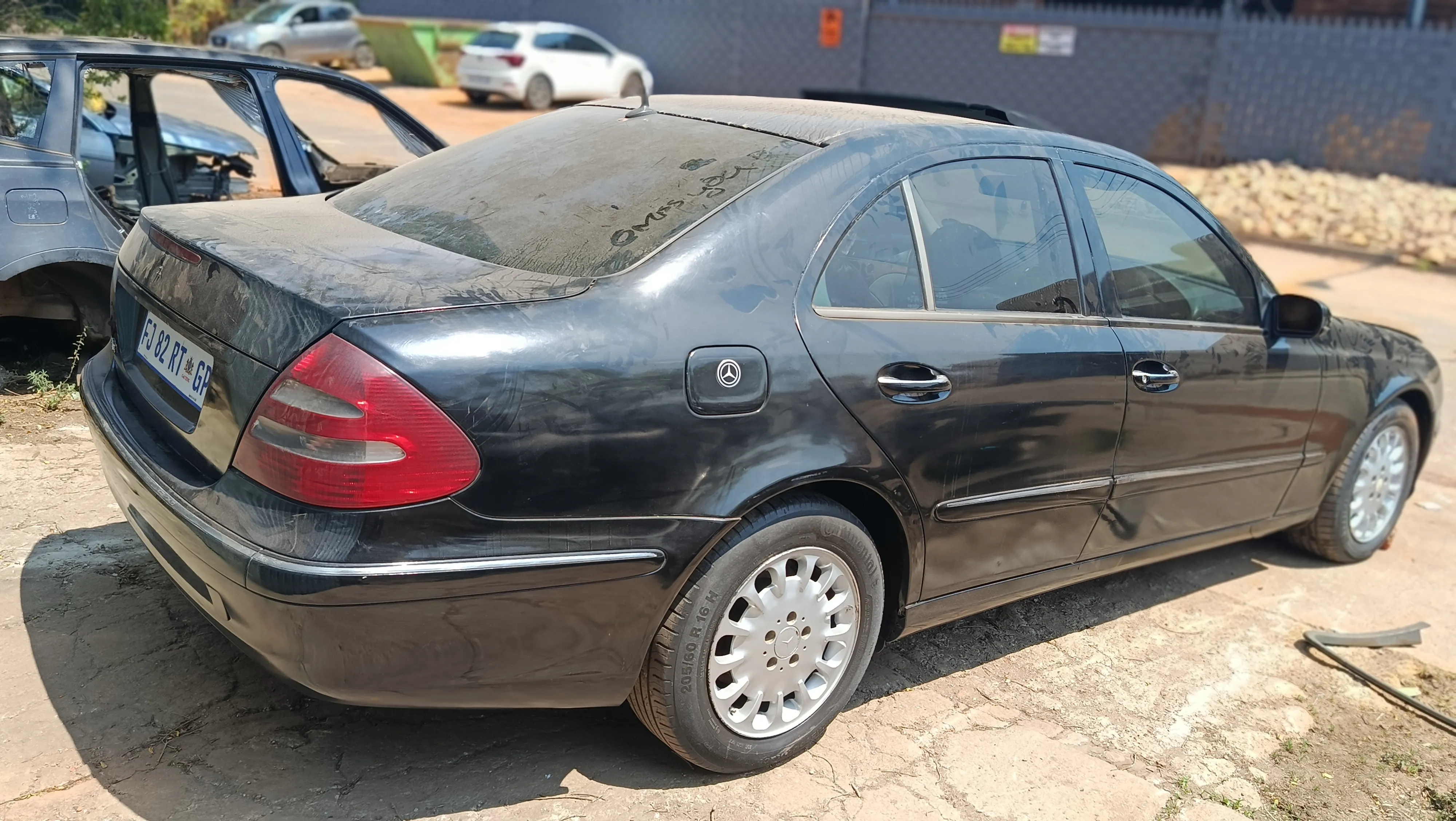 2003 Mercedes-Benz E-Class M112 view 5