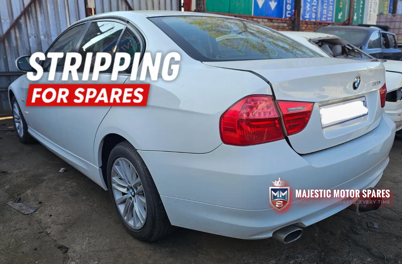 2009 BMW 3 Series view 3