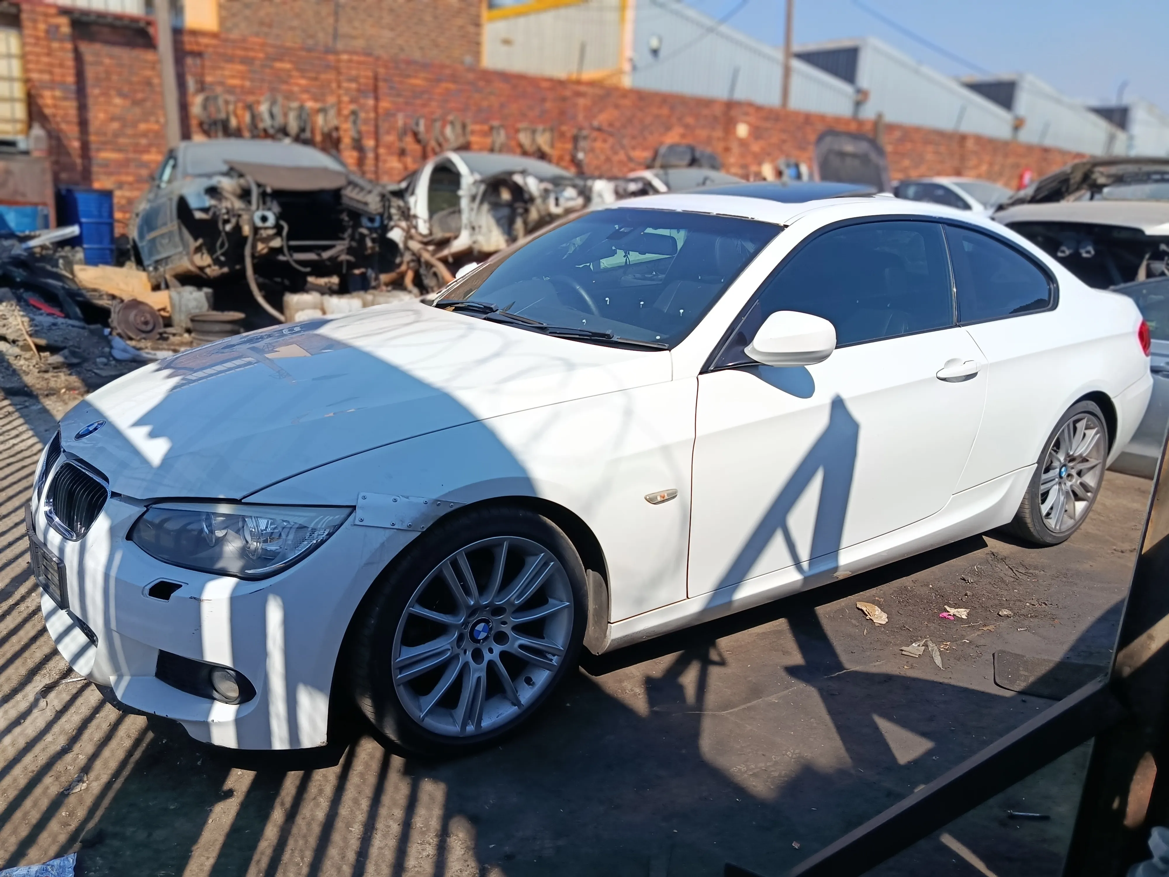 2011 BMW 3 Series N46N view 5
