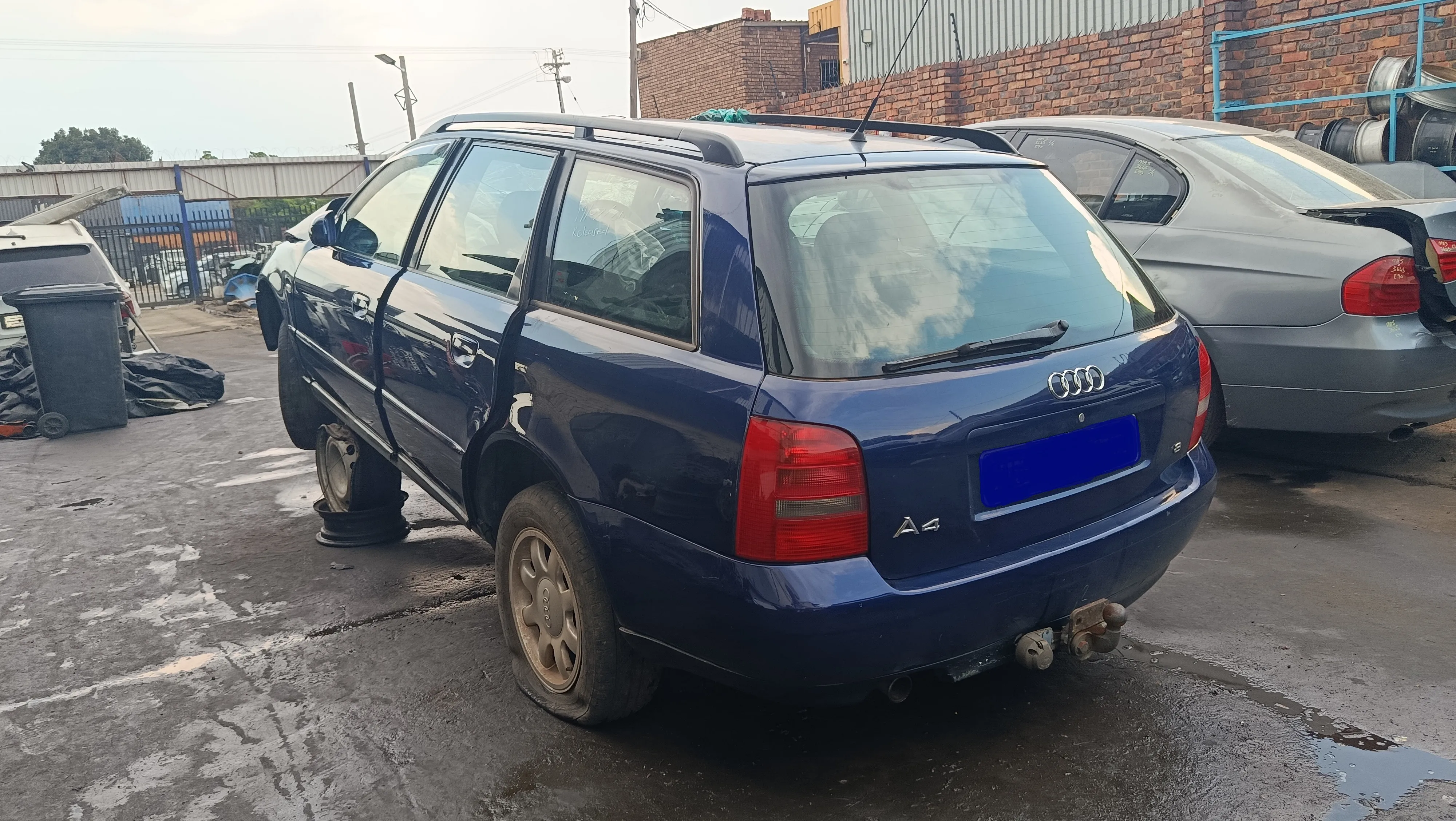 2001 Audi A4 APT view 5