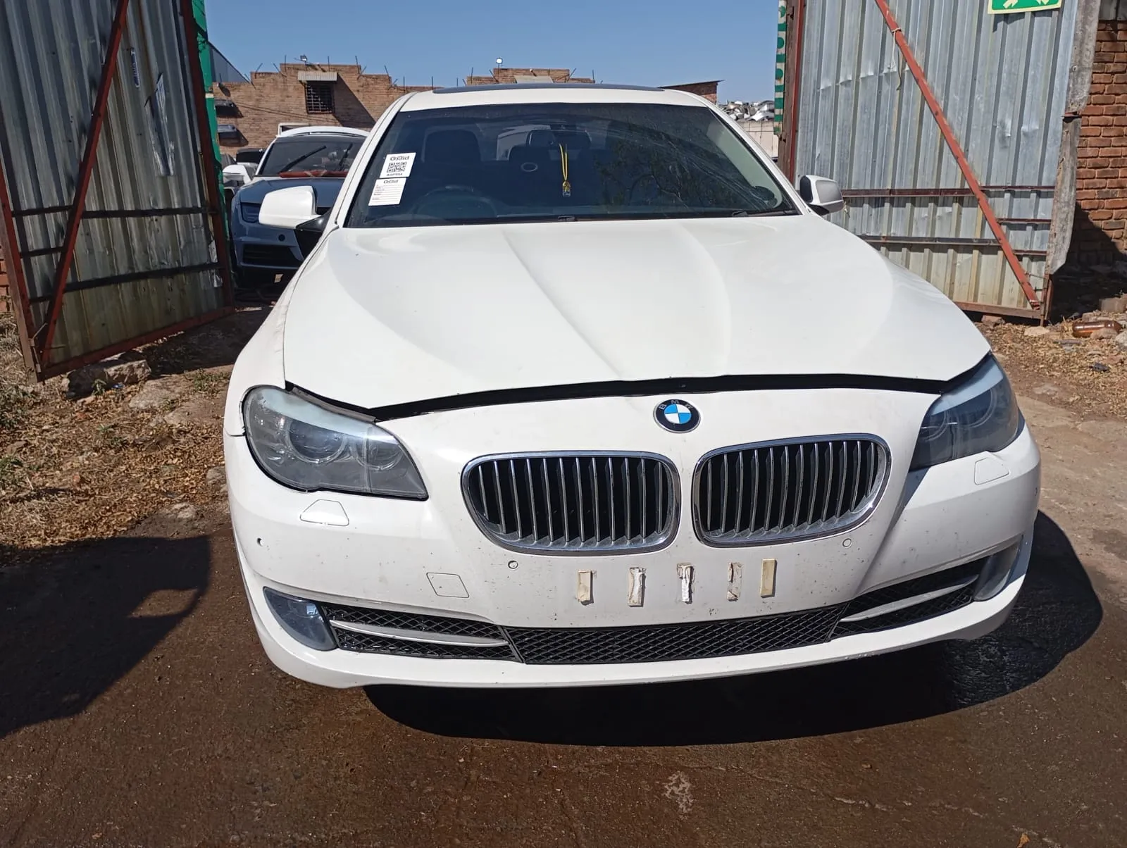2011 BMW 520i F10 SEDAN view 10