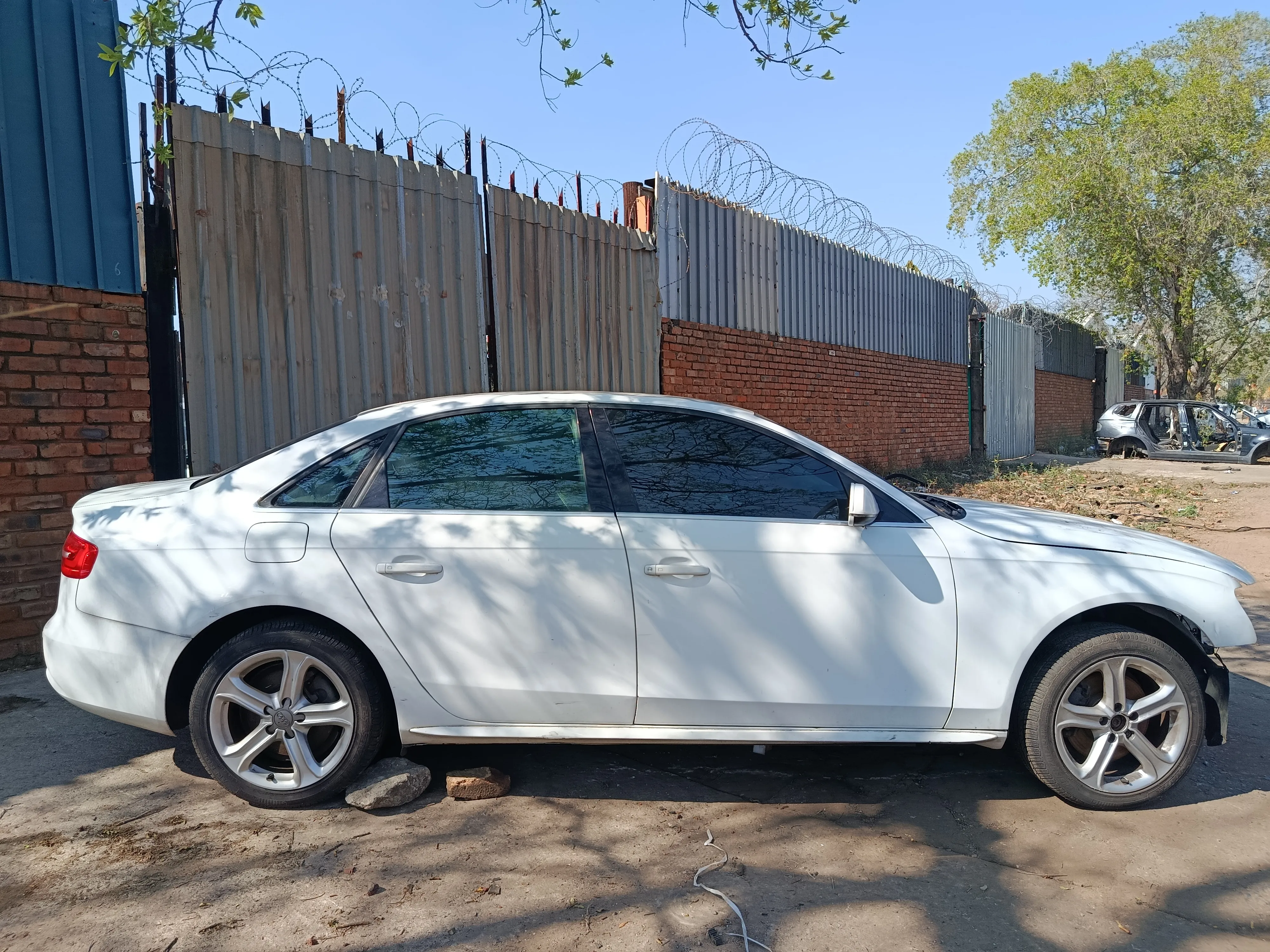2012 Audi A4 CGL view 5