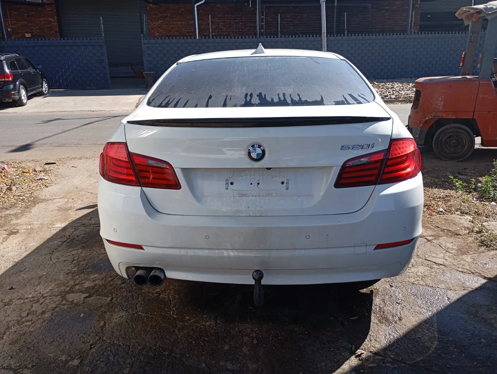 2011 BMW 520i F10 SEDAN view 2