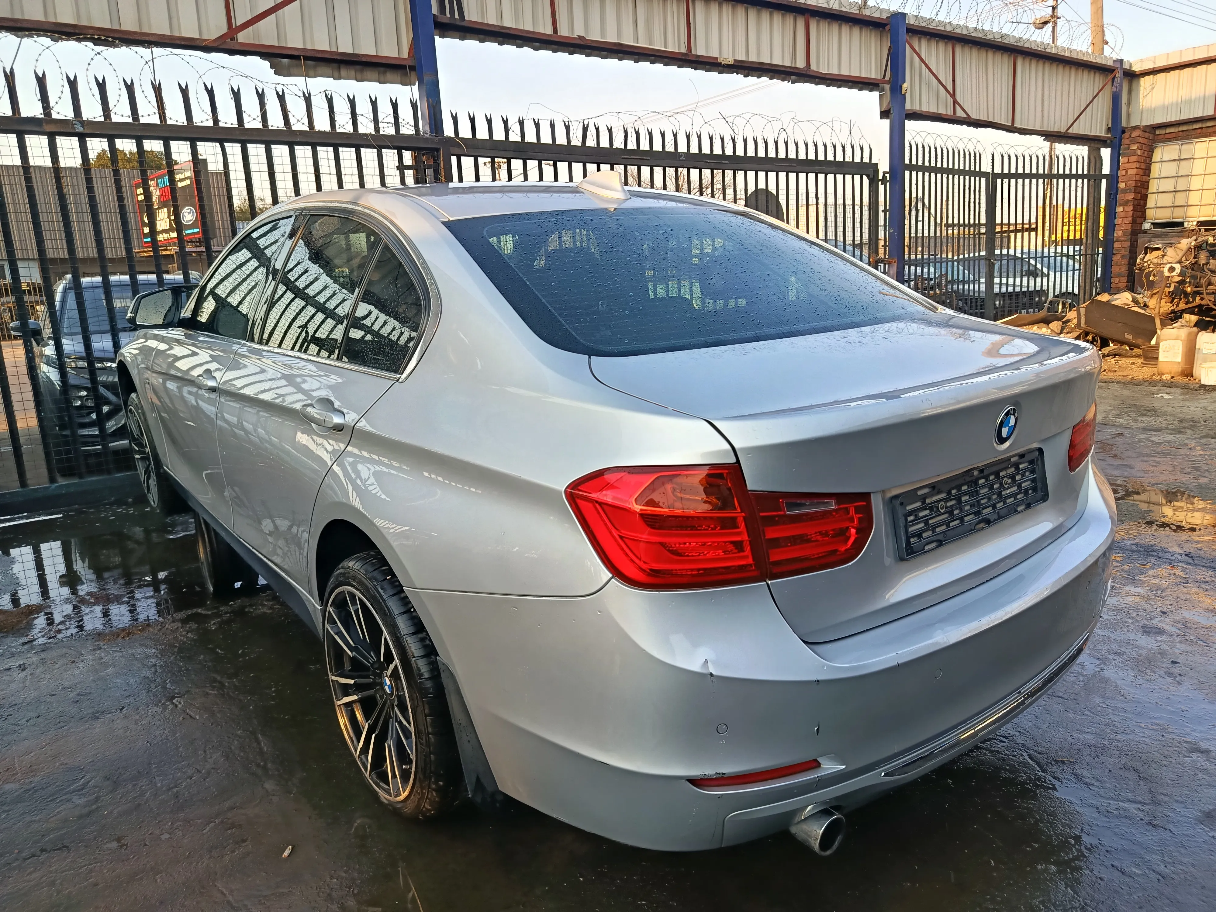 2013 BMW 3 Series N20 view 6