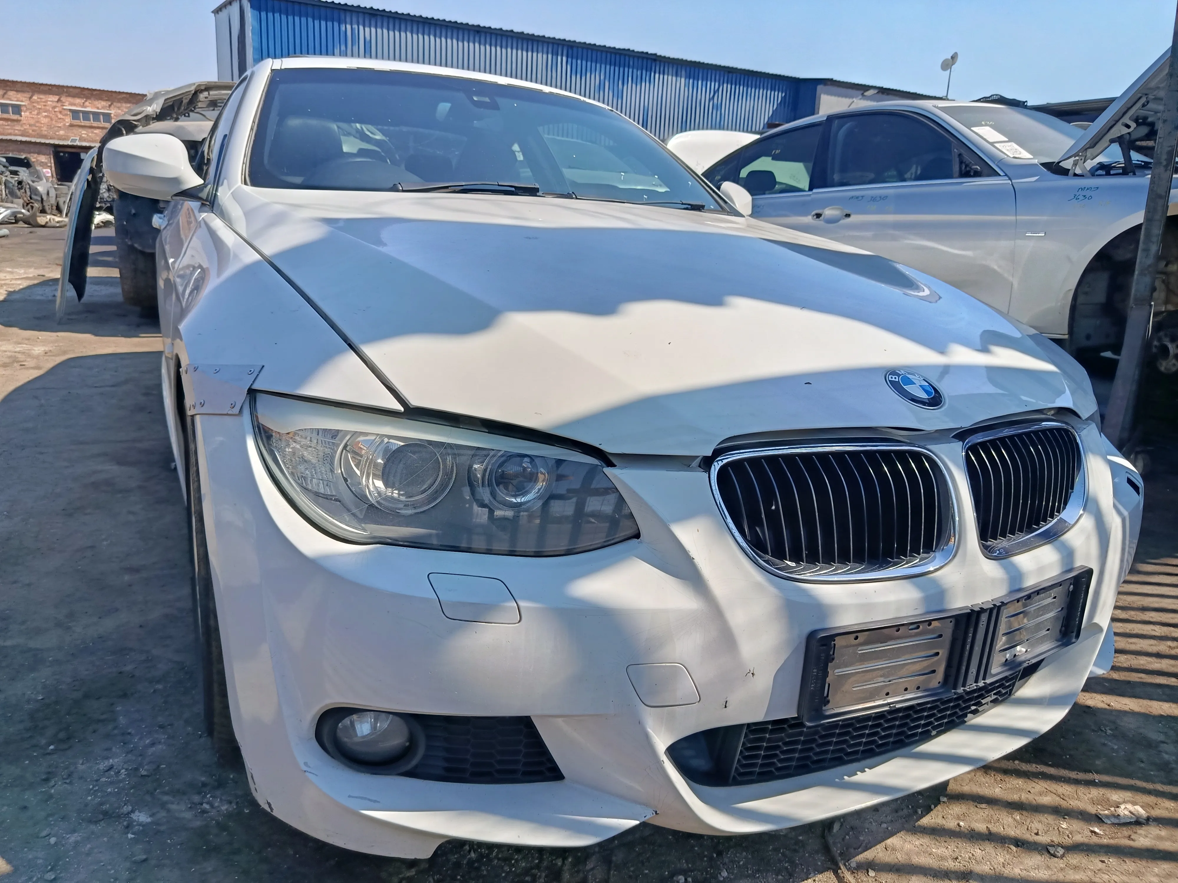 2011 BMW 3 Series N46N view 2
