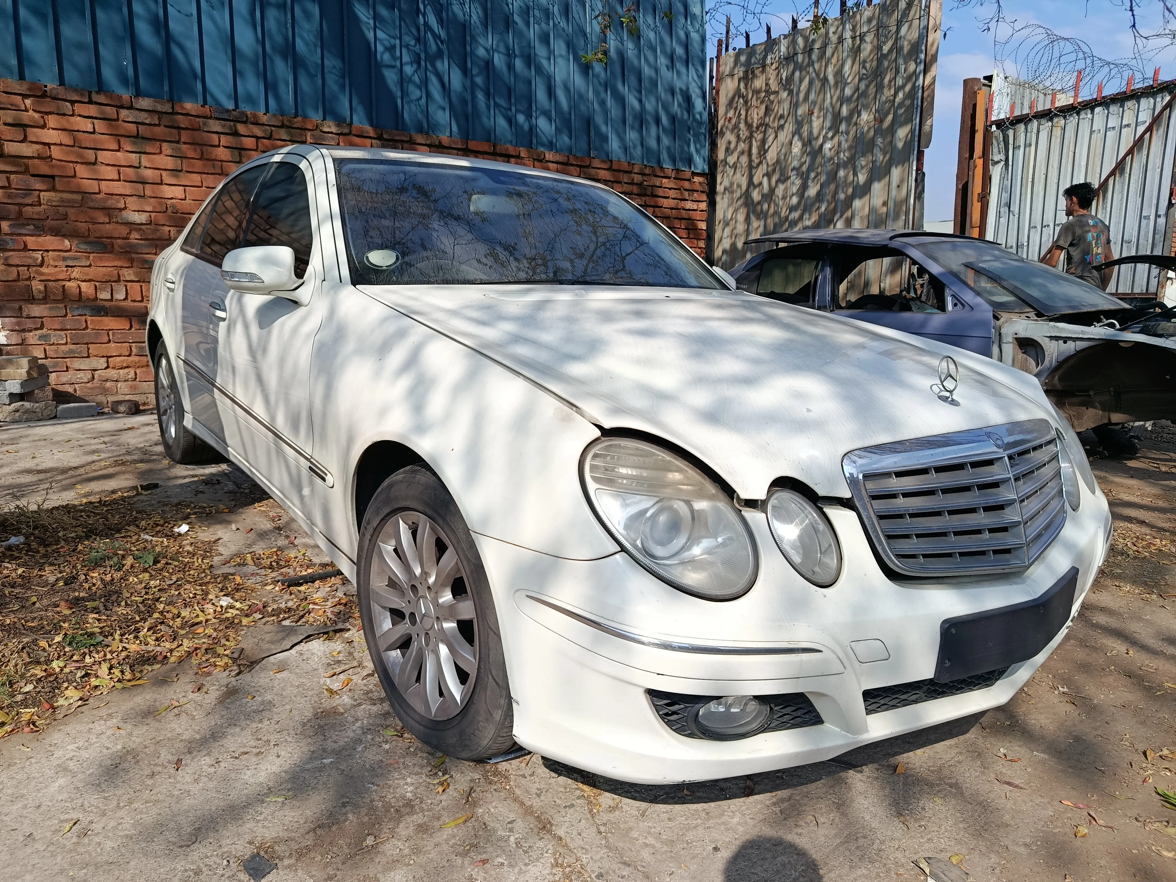 2007 Mercedes-Benz E-Class M272 view 4