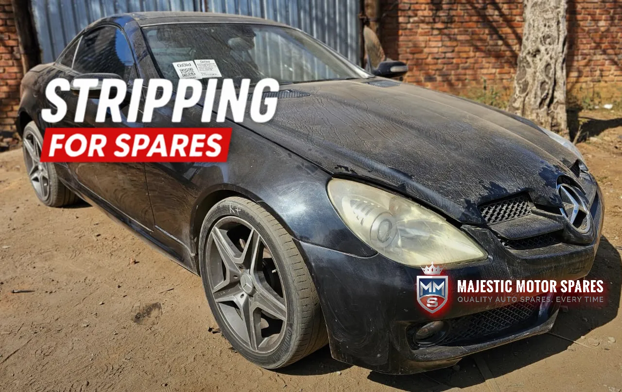 2004 Mercedes-Benz SLK view 3