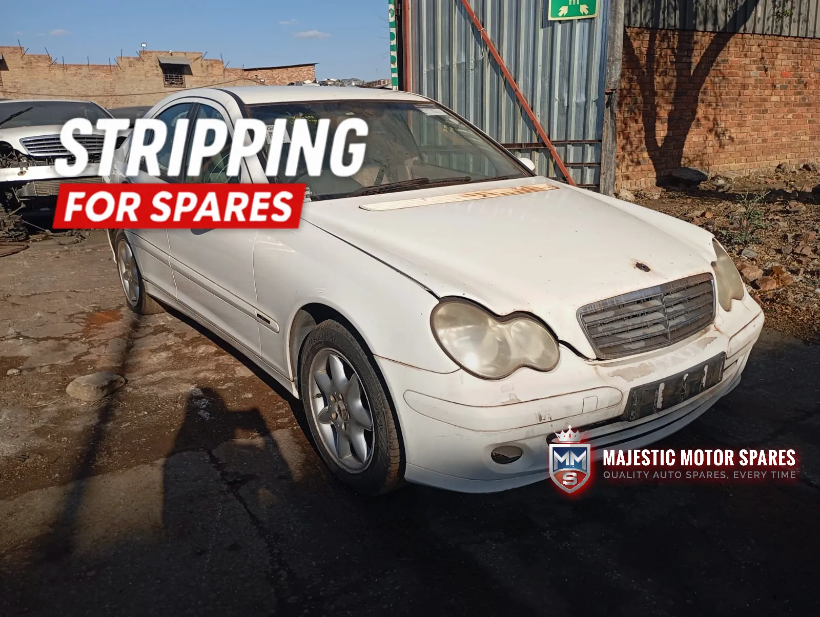 2005 Mercedes-Benz C-Class view 2