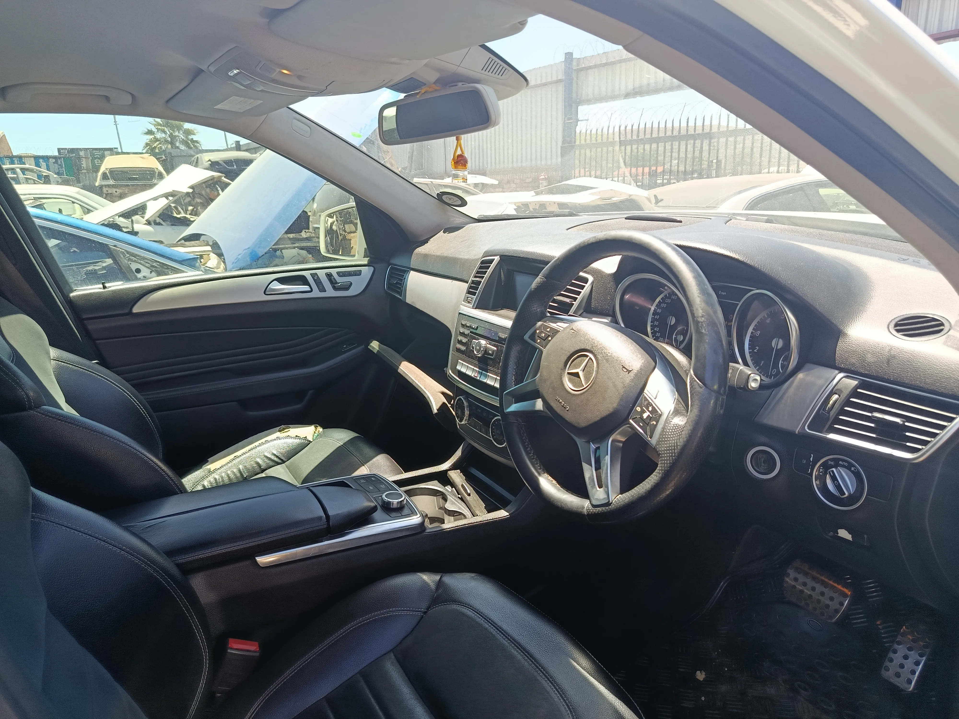 2012 Mercedes-Benz ML M276 view 8