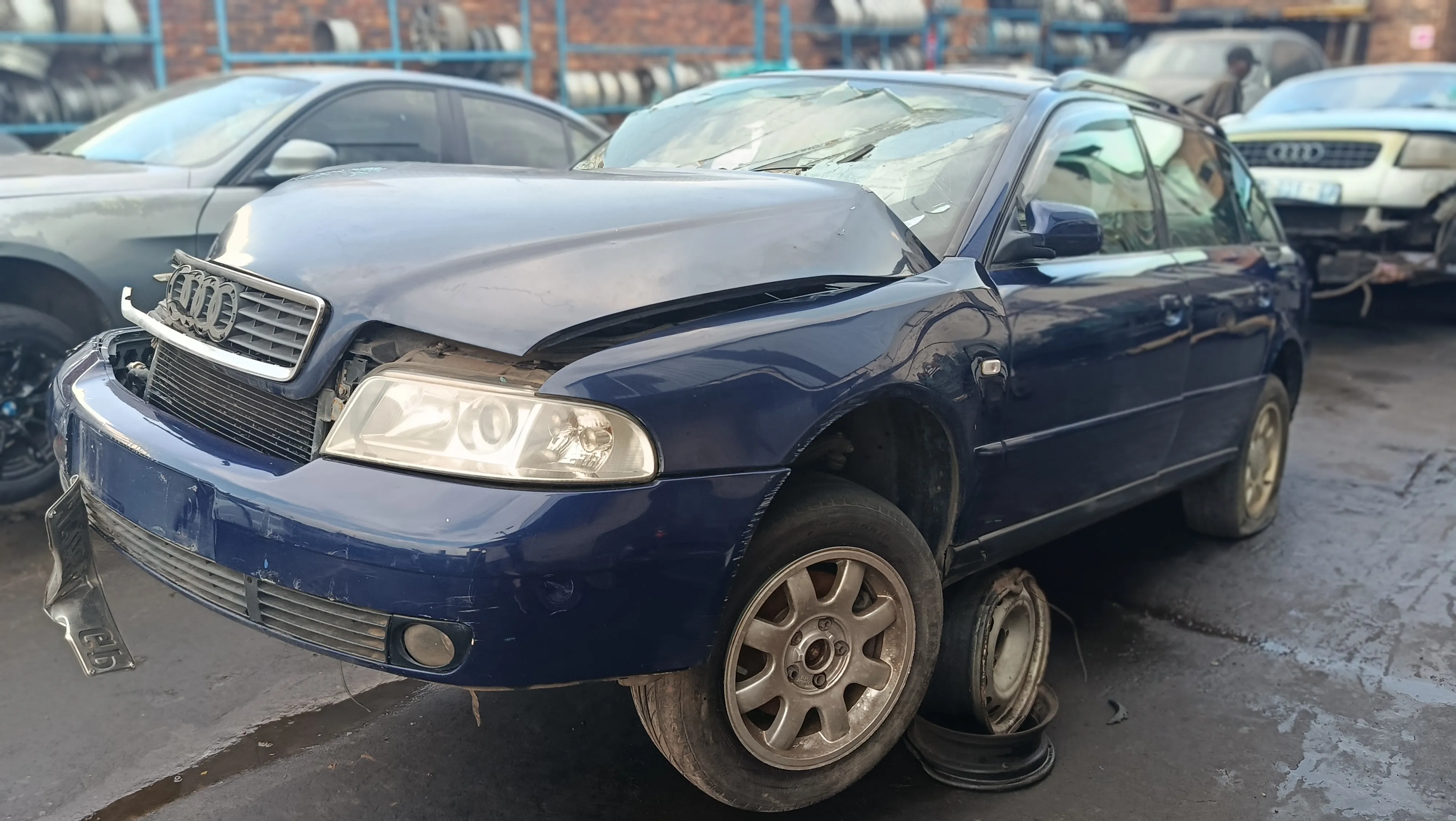 2001 Audi A4 APT view 4