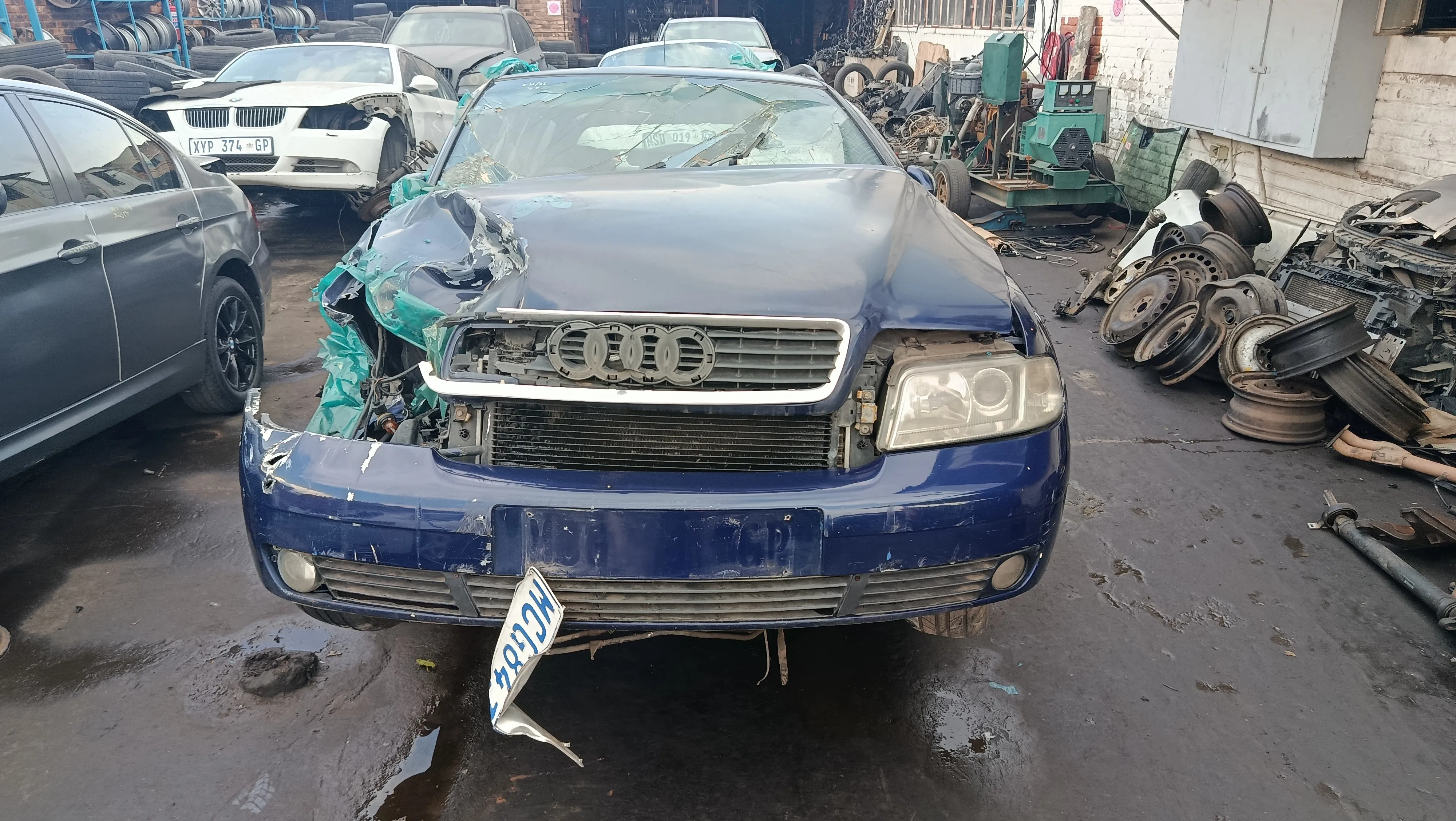 2001 Audi A4 APT view 2