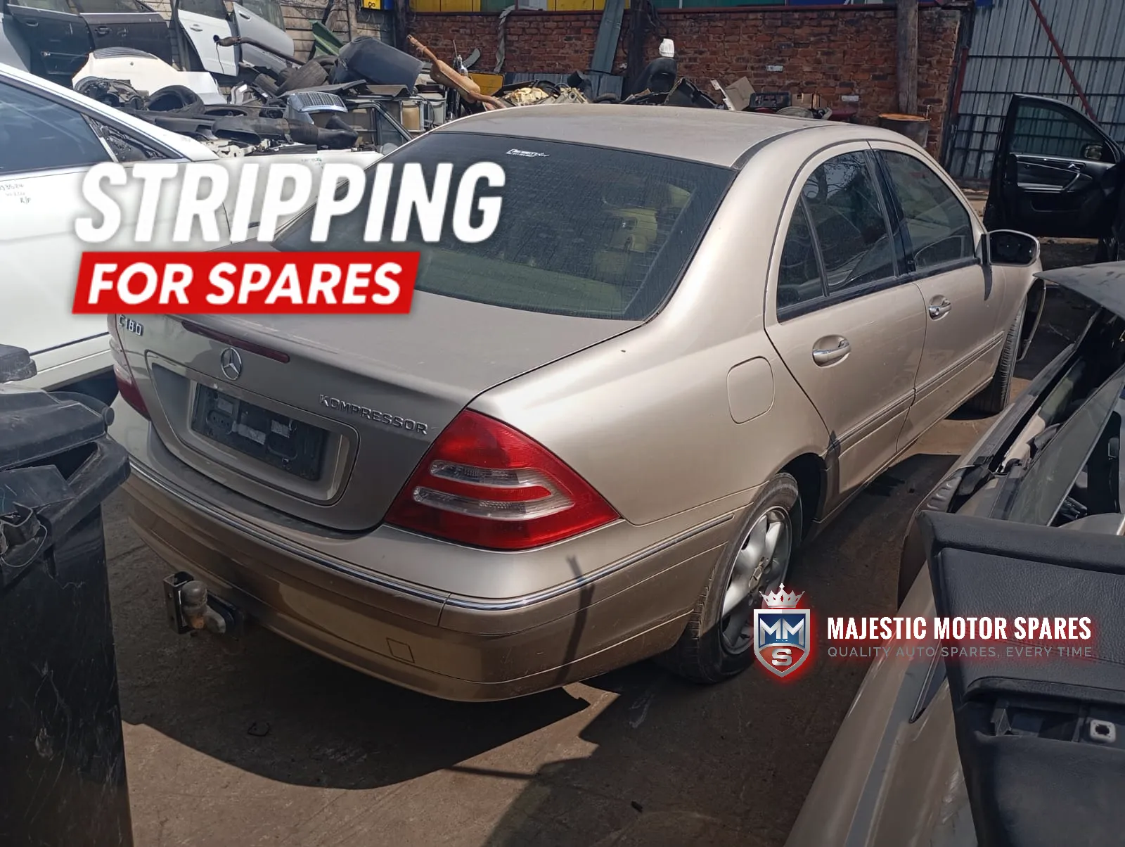 2003 Mercedes-Benz C-Class view 2