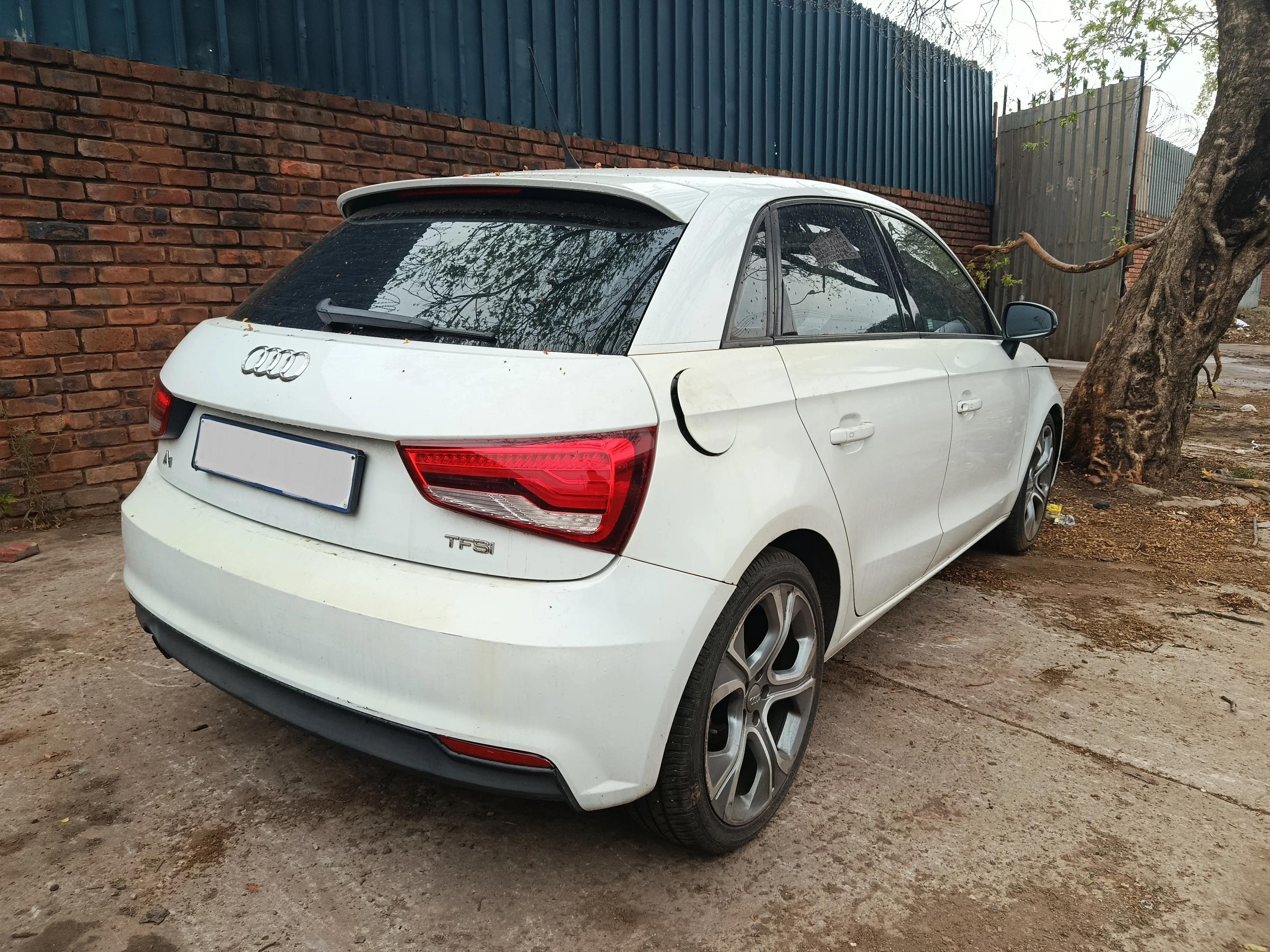 2016 Audi A1 chz view 3