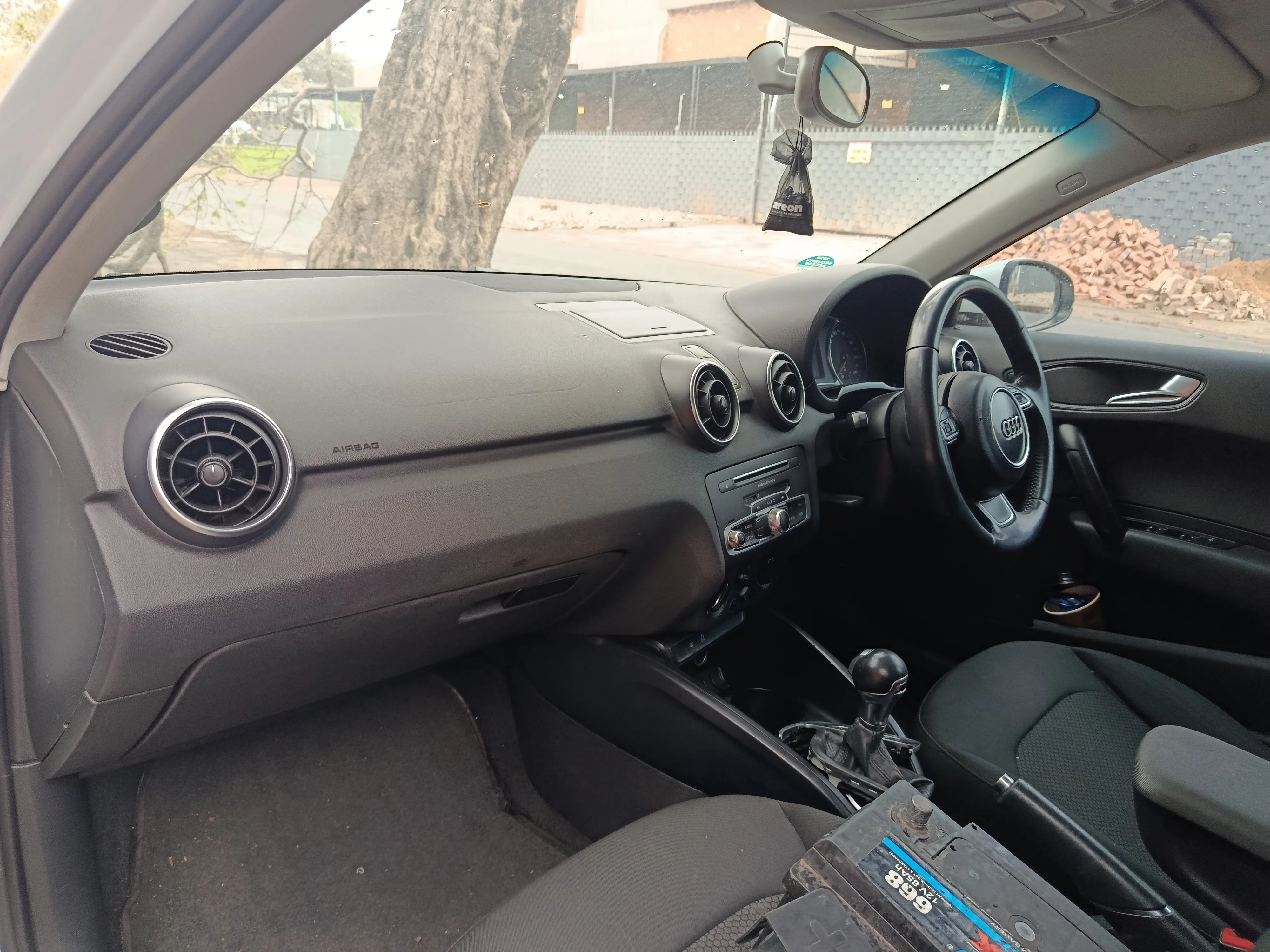 2016 Audi A1 chz view 4