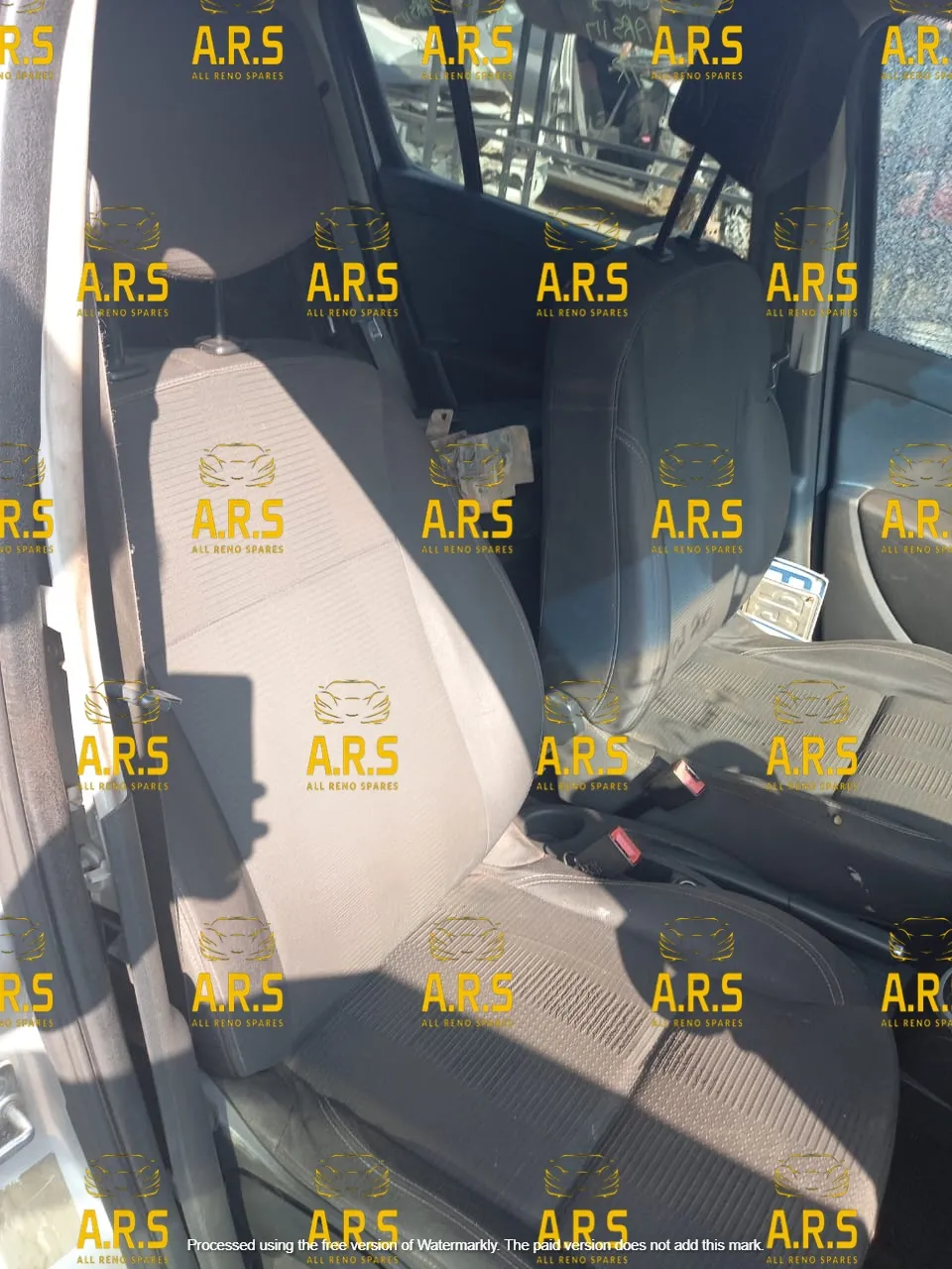 2004 Renault Clio view 4