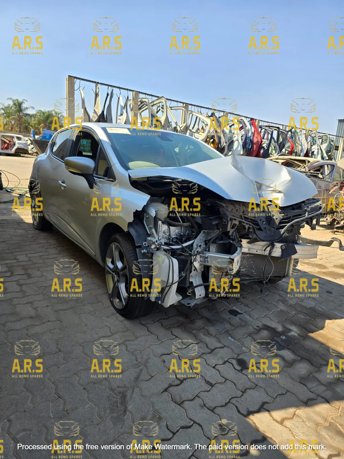 2014 Renault Clio H4BA400U254936 view 3