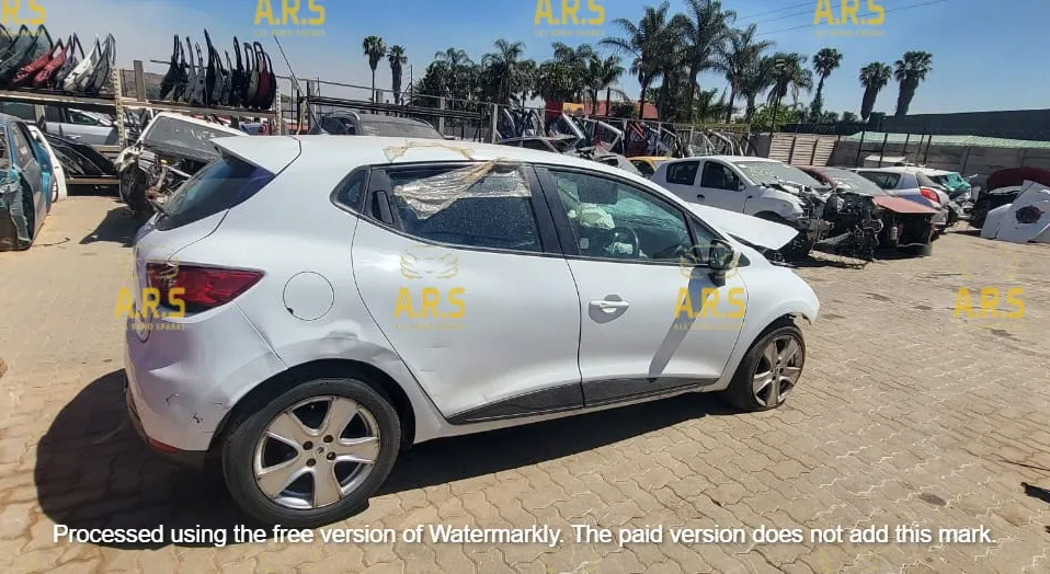 2015 Renault Clio H4BA400U281804 view 4