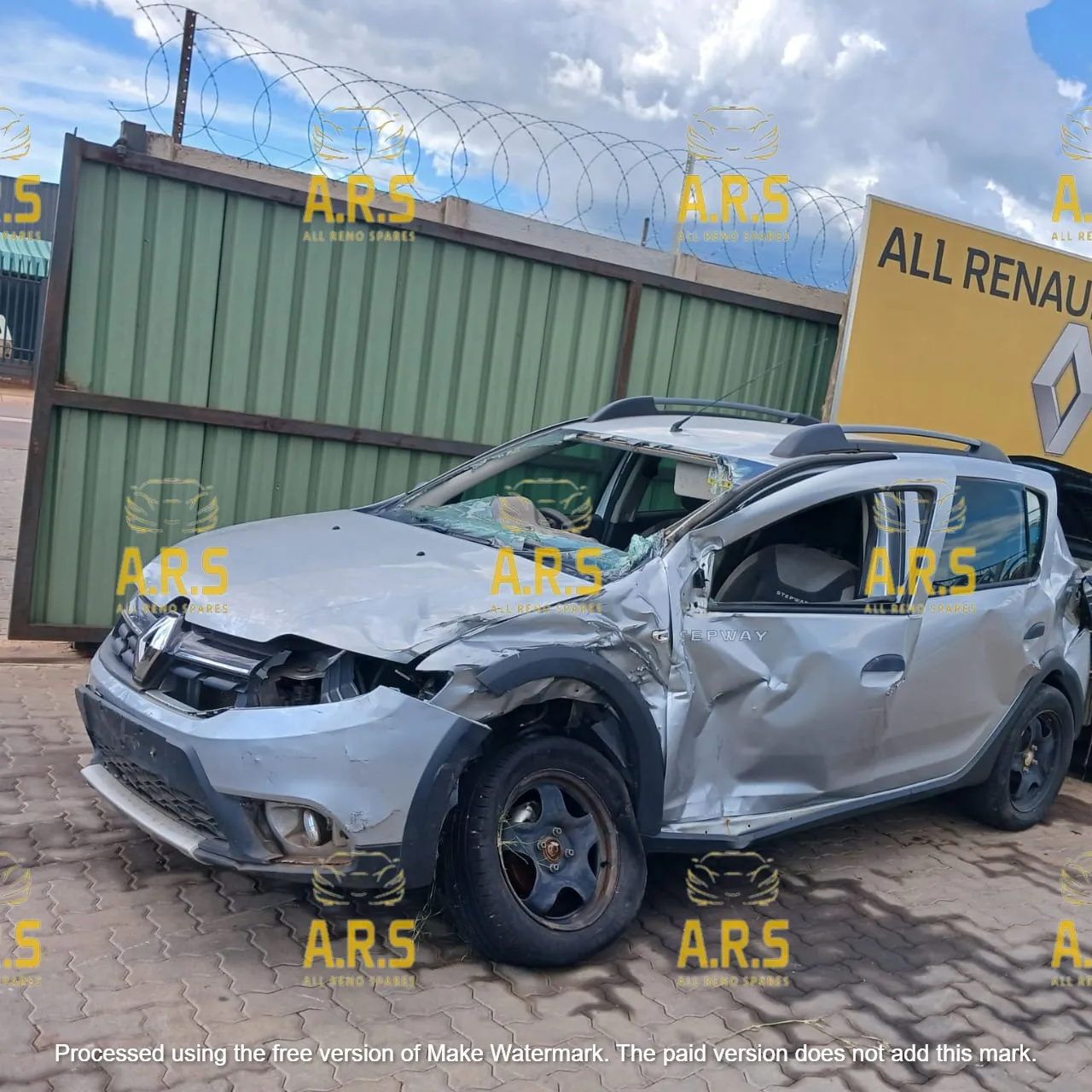 2017 Renault Sandero view 3