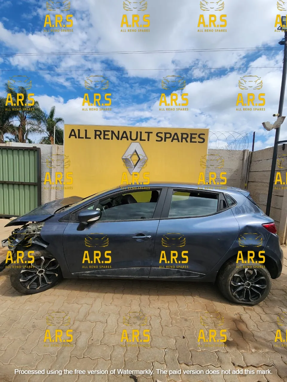 2017 Renault Clio view 4
