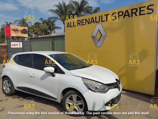 2013 Renault Clio view 4