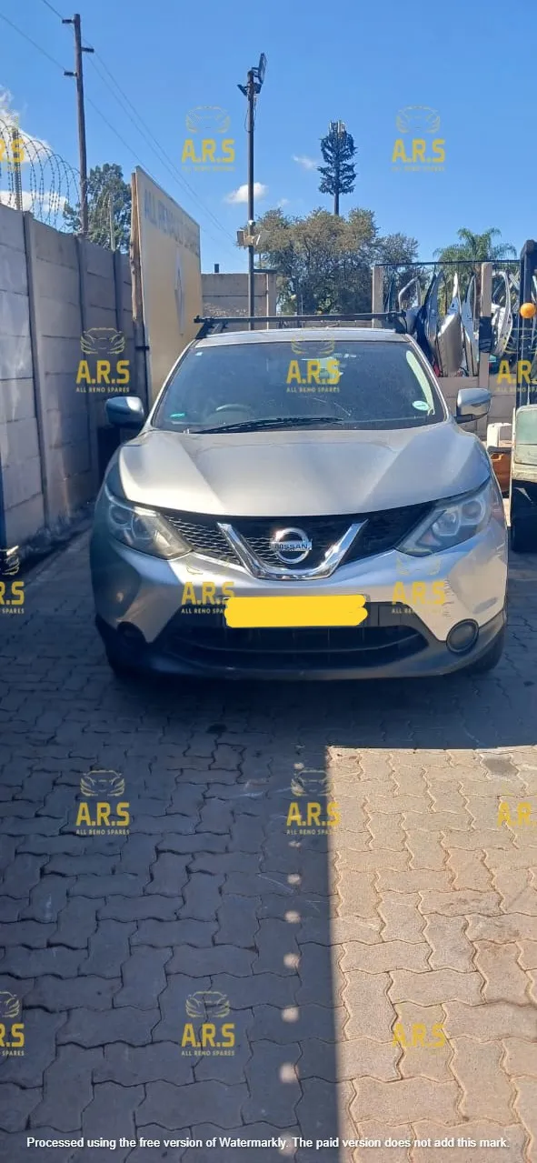 2015 Nissan Qashqai view 4