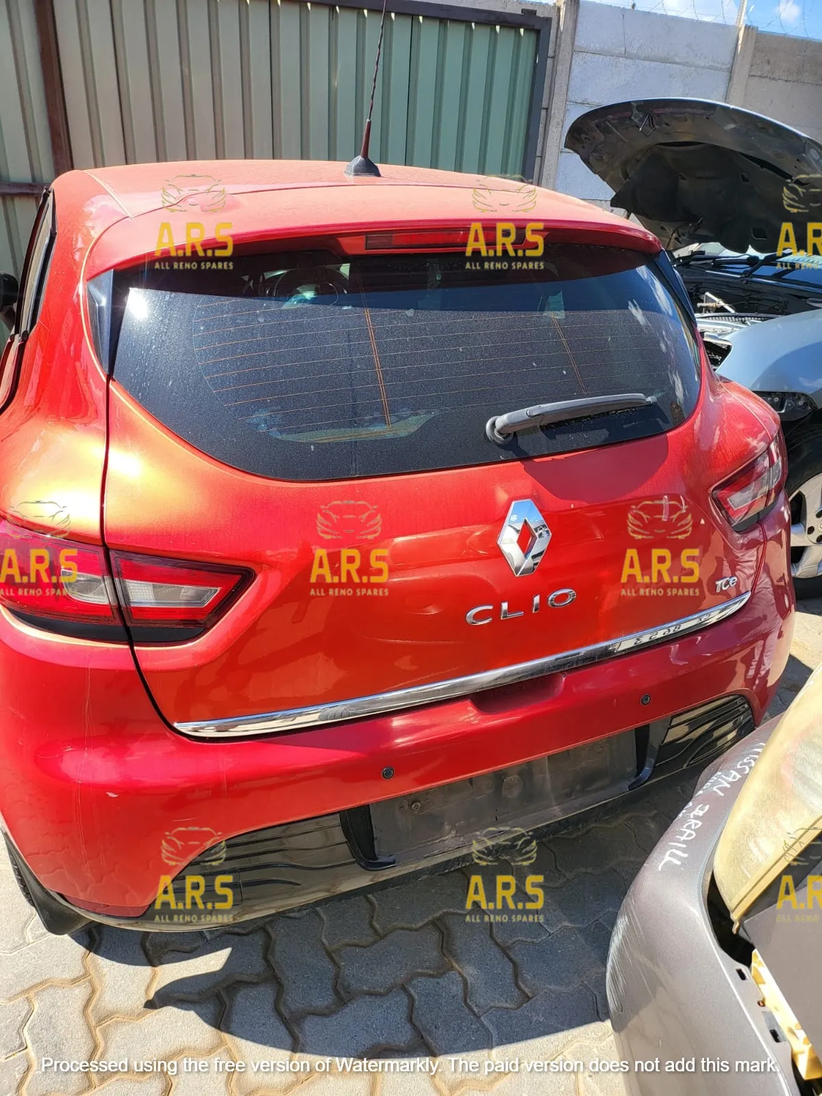 2014 Renault Clio H4BA view 4