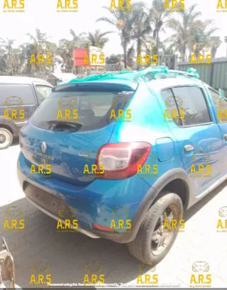 2014 Renault Sandero  view 6