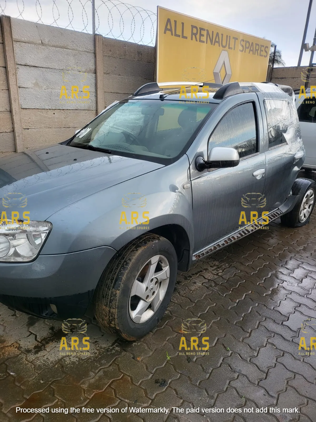 2015 Renault Duster K9KJ886D046589 view 3