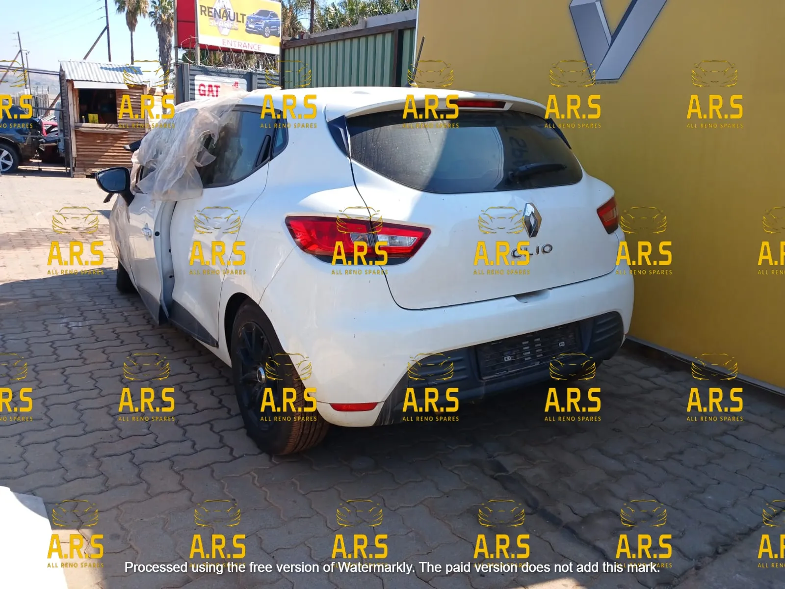 2019 Renault Clio view 2