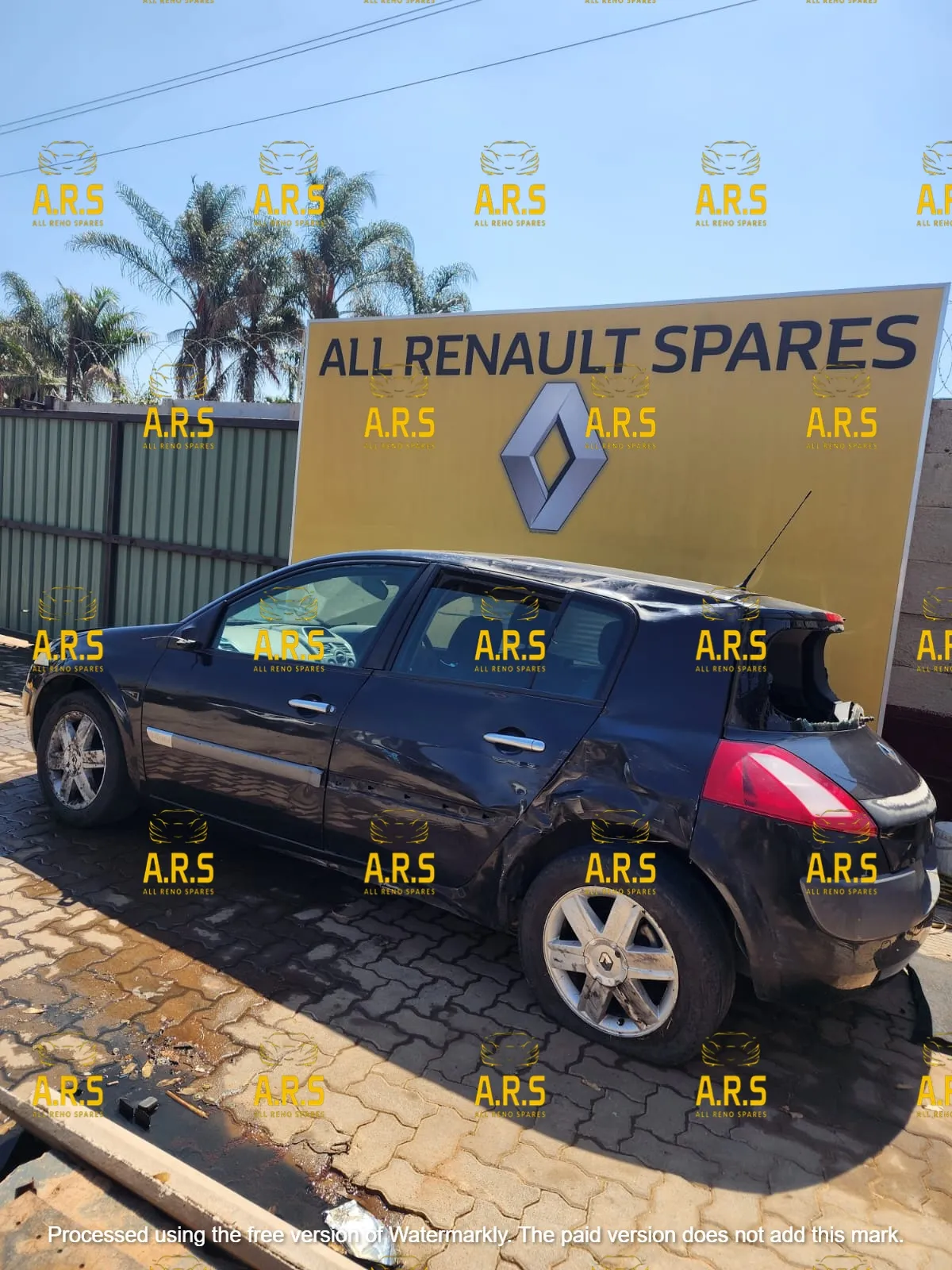 2005 Renault Megane view 2