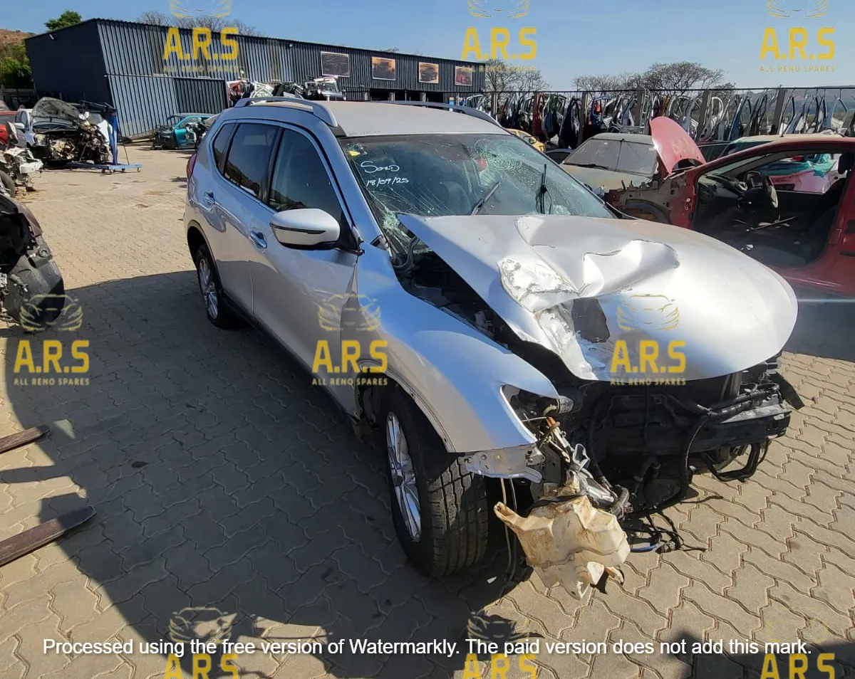 2018 Nissan X-Trail view 2