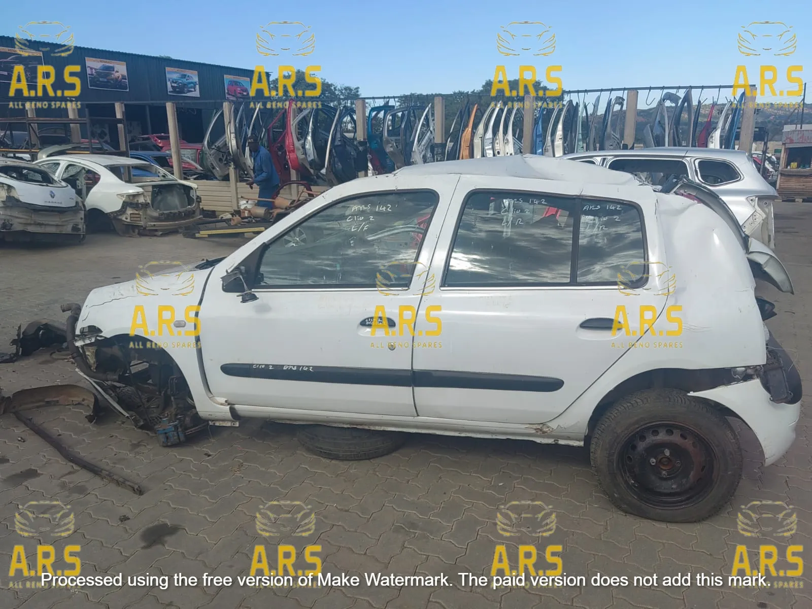 2003 Renault Clio VF1BB2VE532086068 view 3