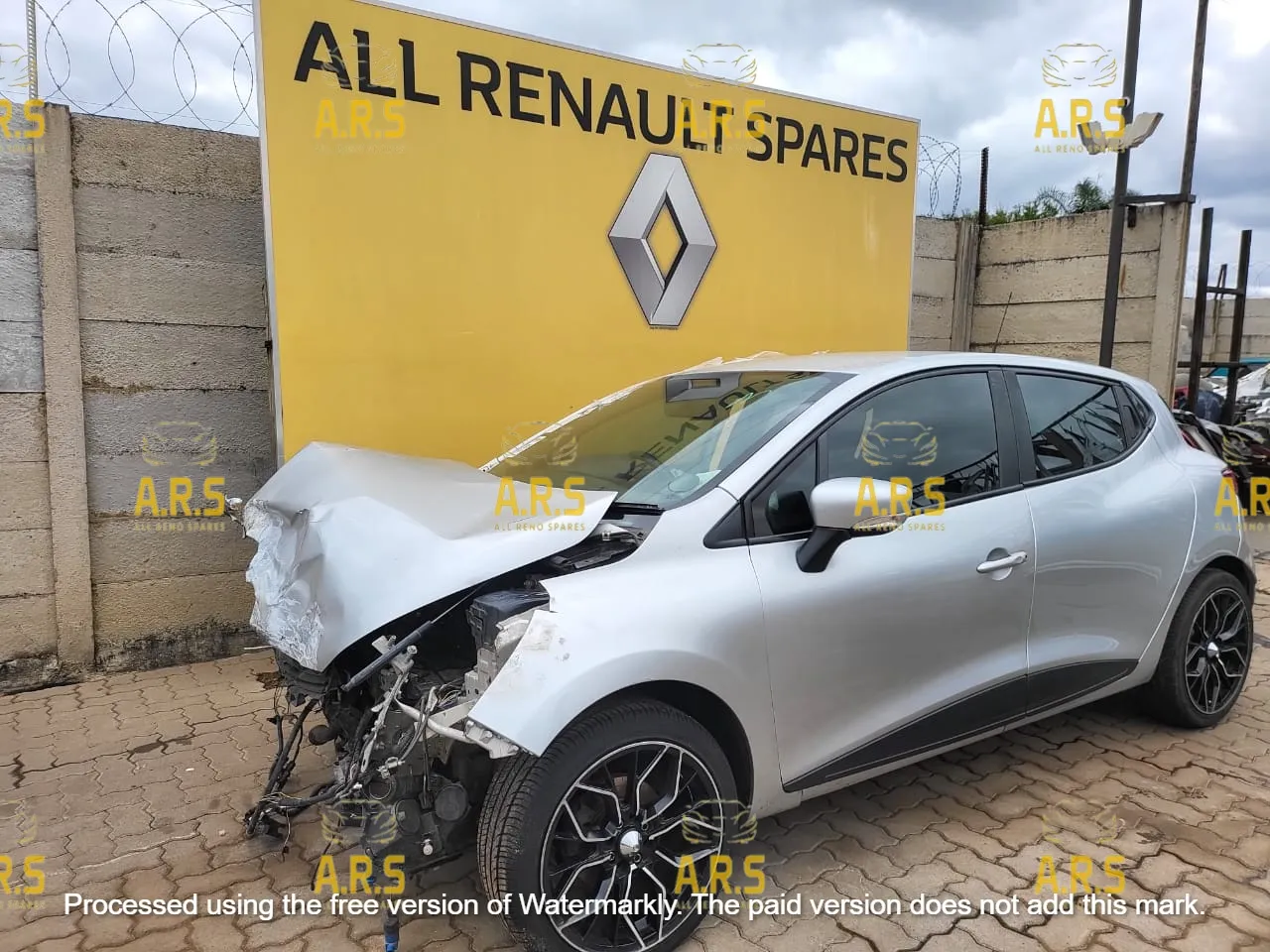 2018 Renault Clio H4BB408U202590 view 3